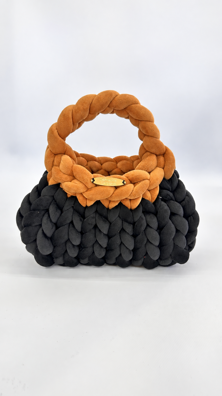 BORSETTA AMBER KNOT