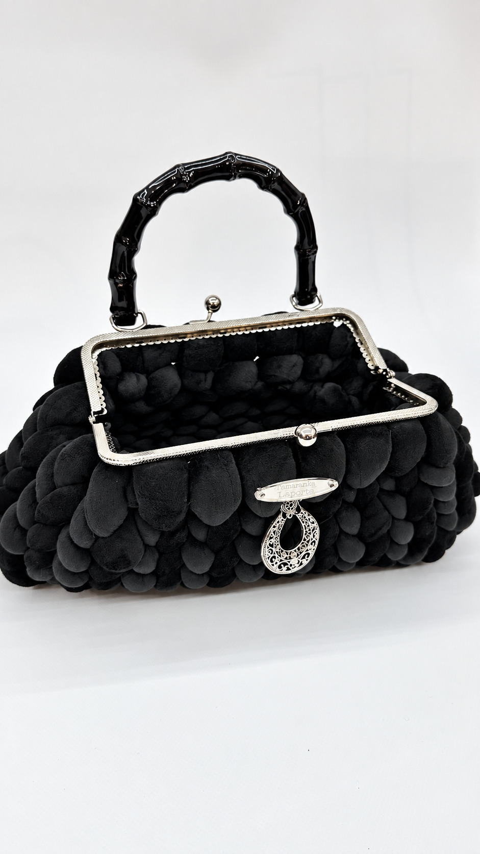 BORSETTA NERA CON CHIUSURA CLIC CLAC