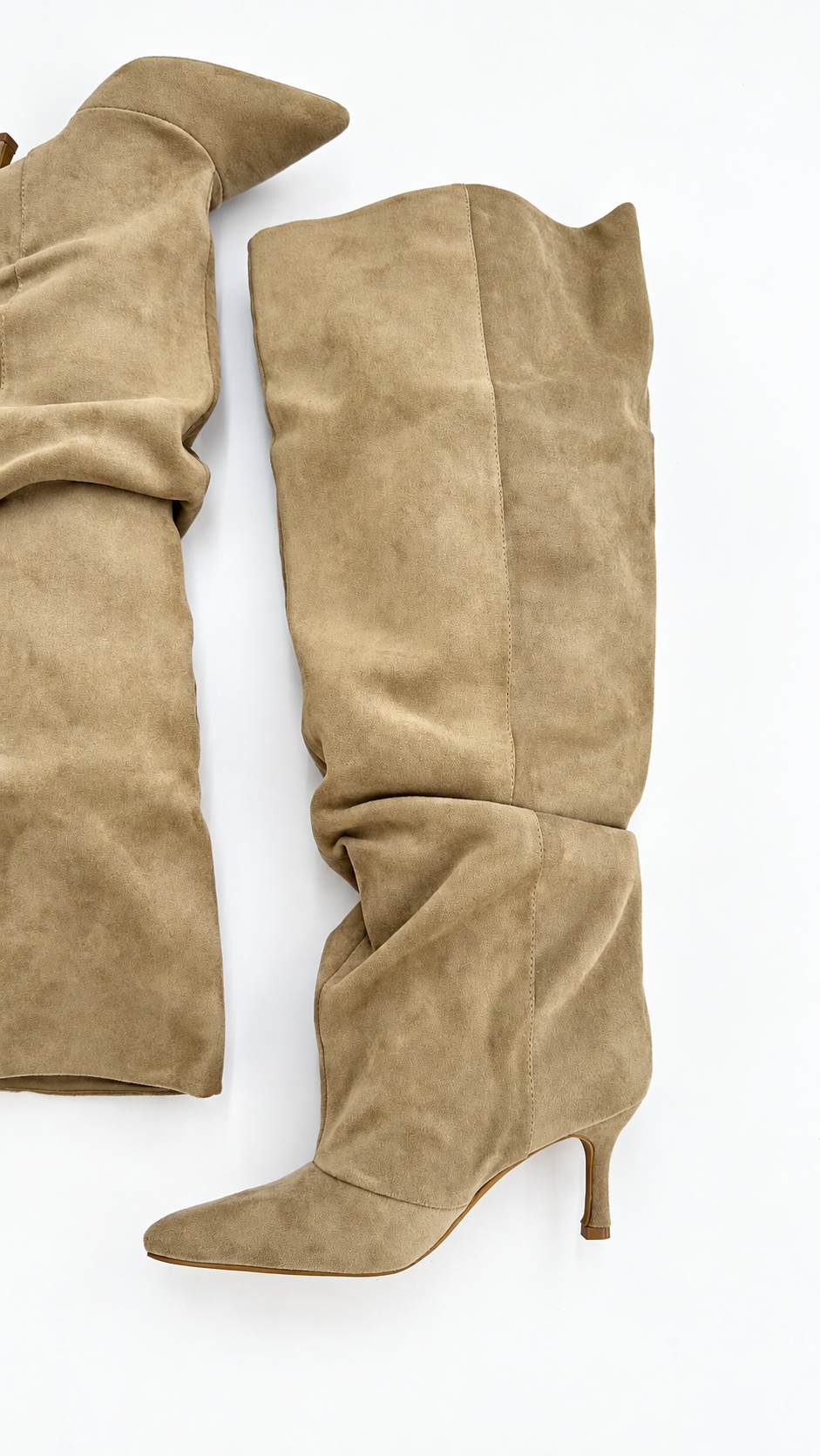 STIVALE ALTO SCAMOSCIATO A PUNTA BEIGE