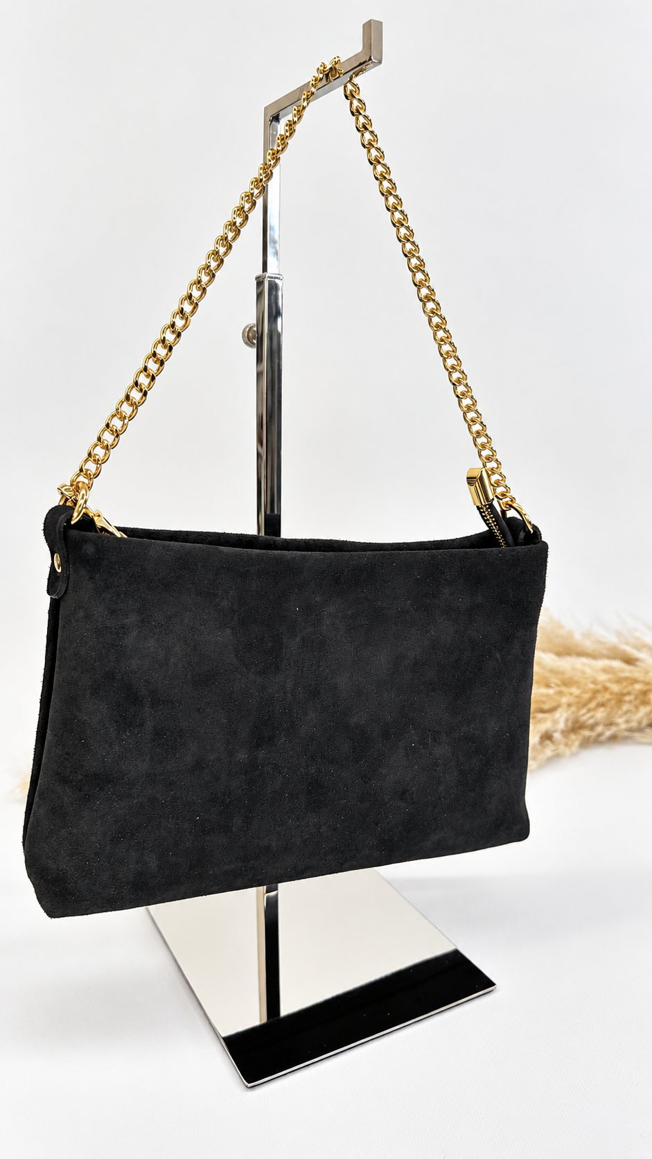 POCHETTE SCAMOSCIATA CON CATENELLA NERA