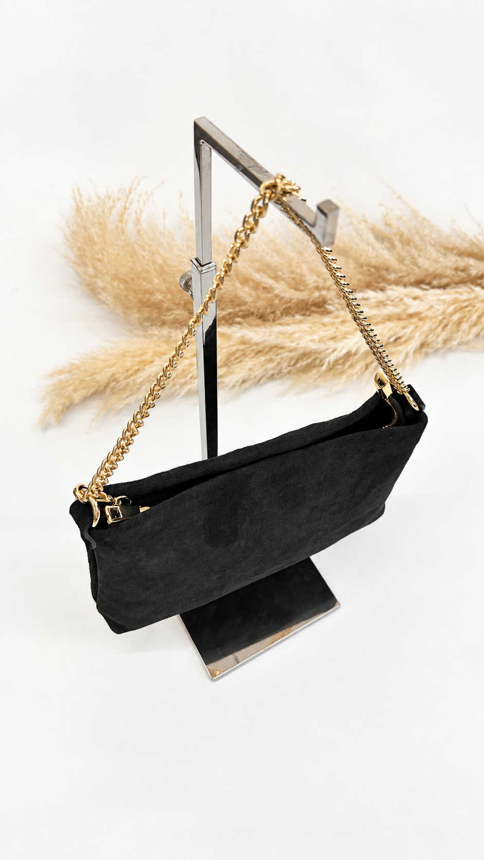 POCHETTE SCAMOSCIATA CON CATENELLA NERA