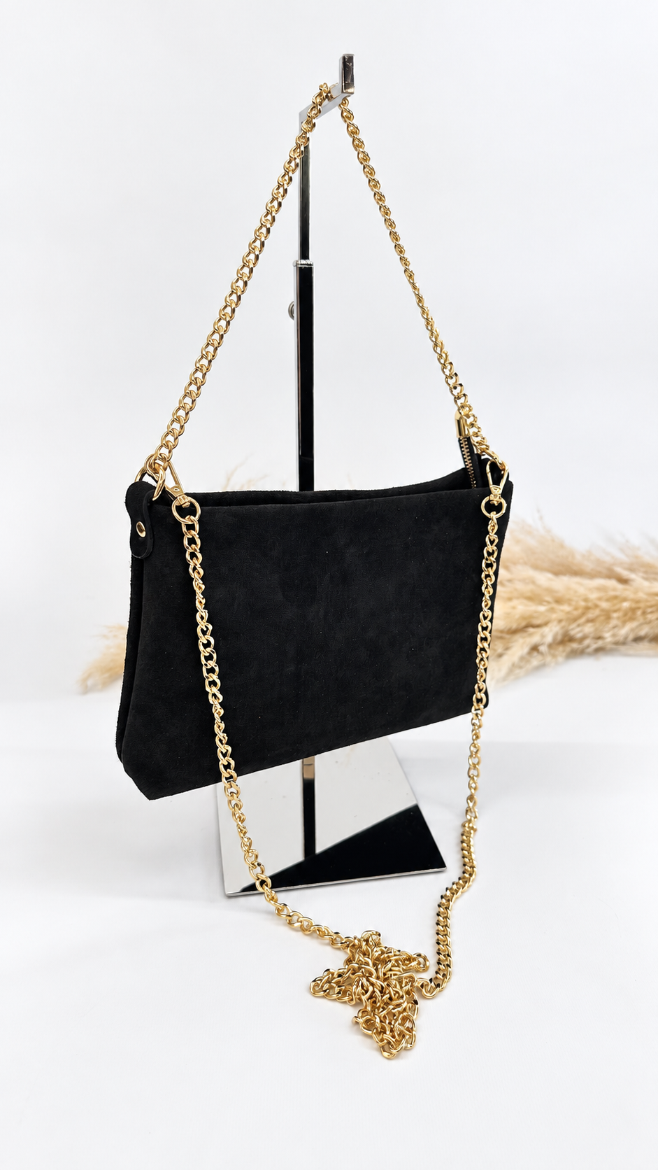 POCHETTE SCAMOSCIATA CON CATENELLA NERA