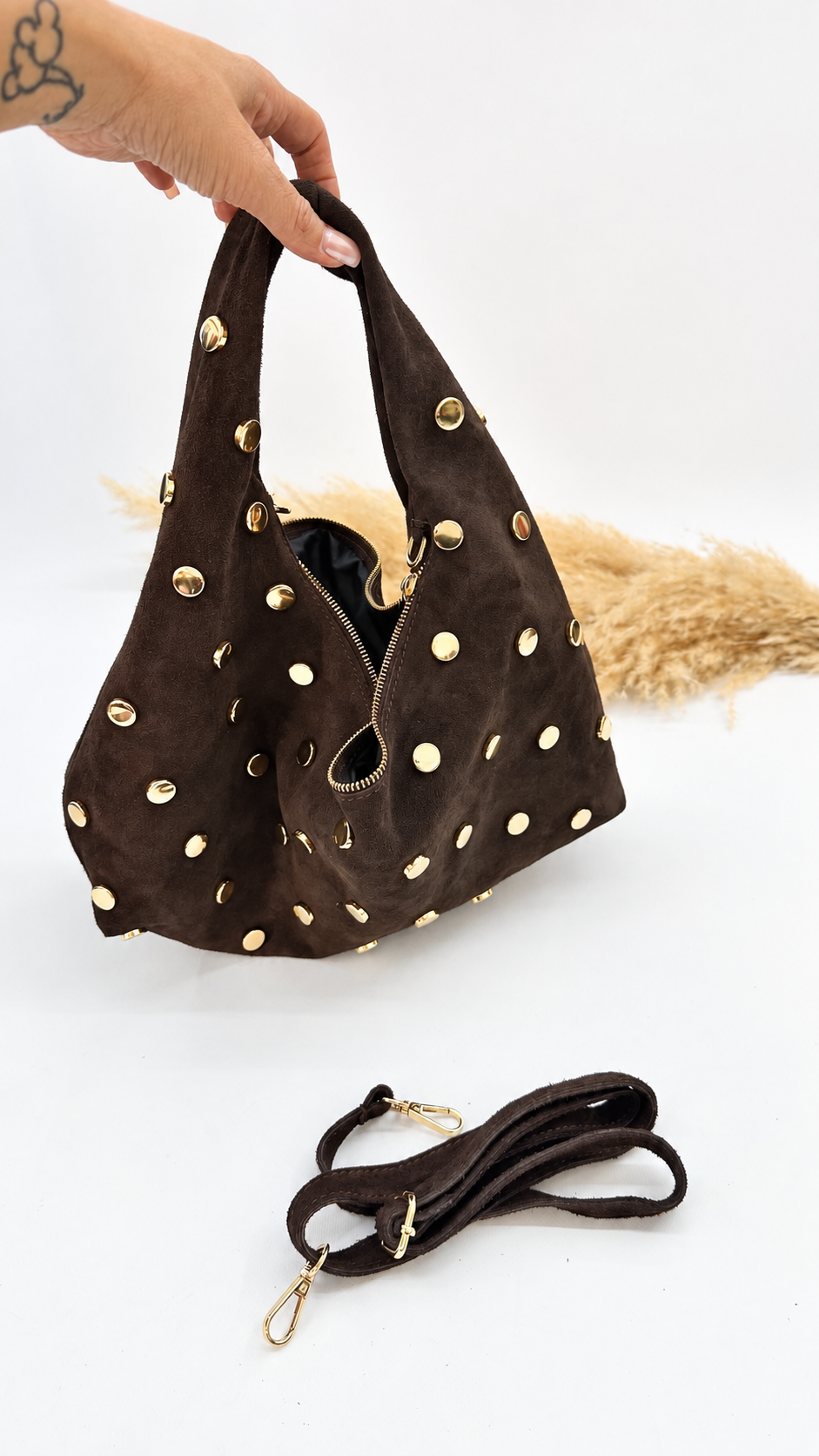 BORSA SCAMOSCIATA CON BORCHIE MARRONE