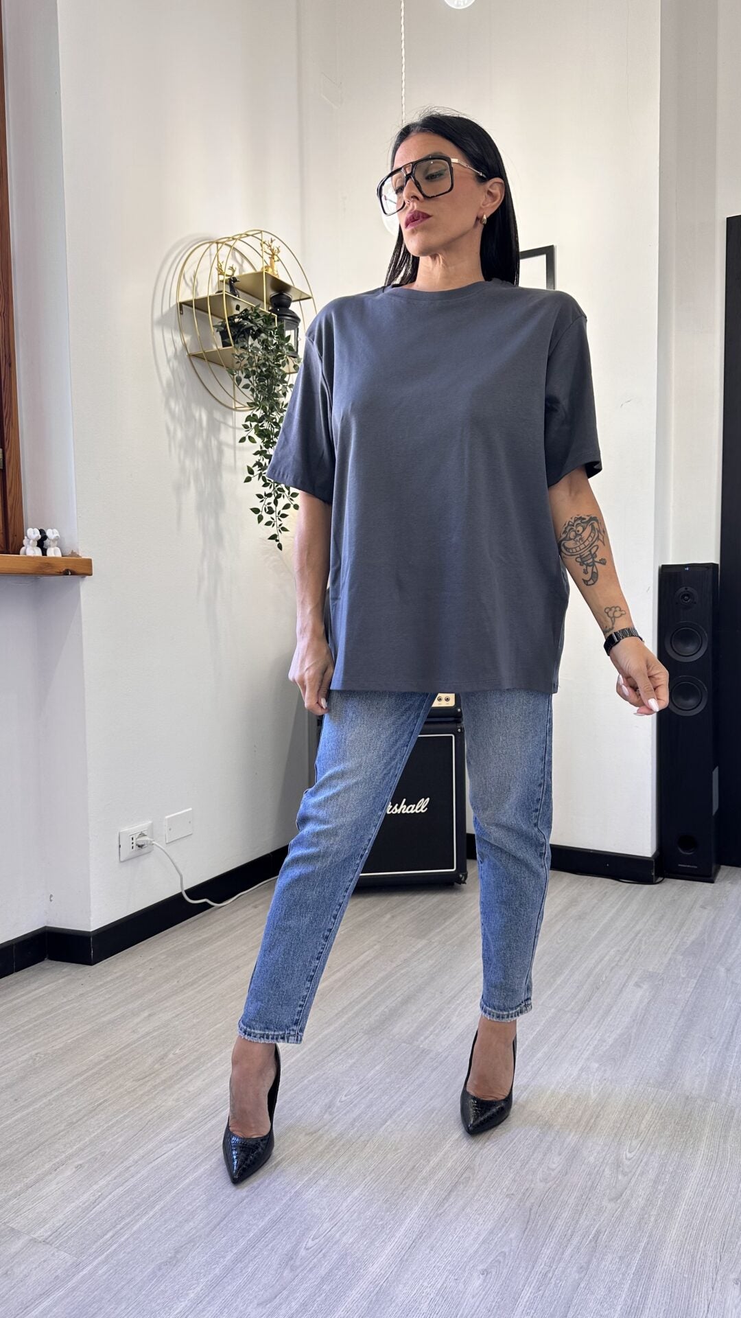 T-SHIRT GRIGIA SCURA OVERSIZE