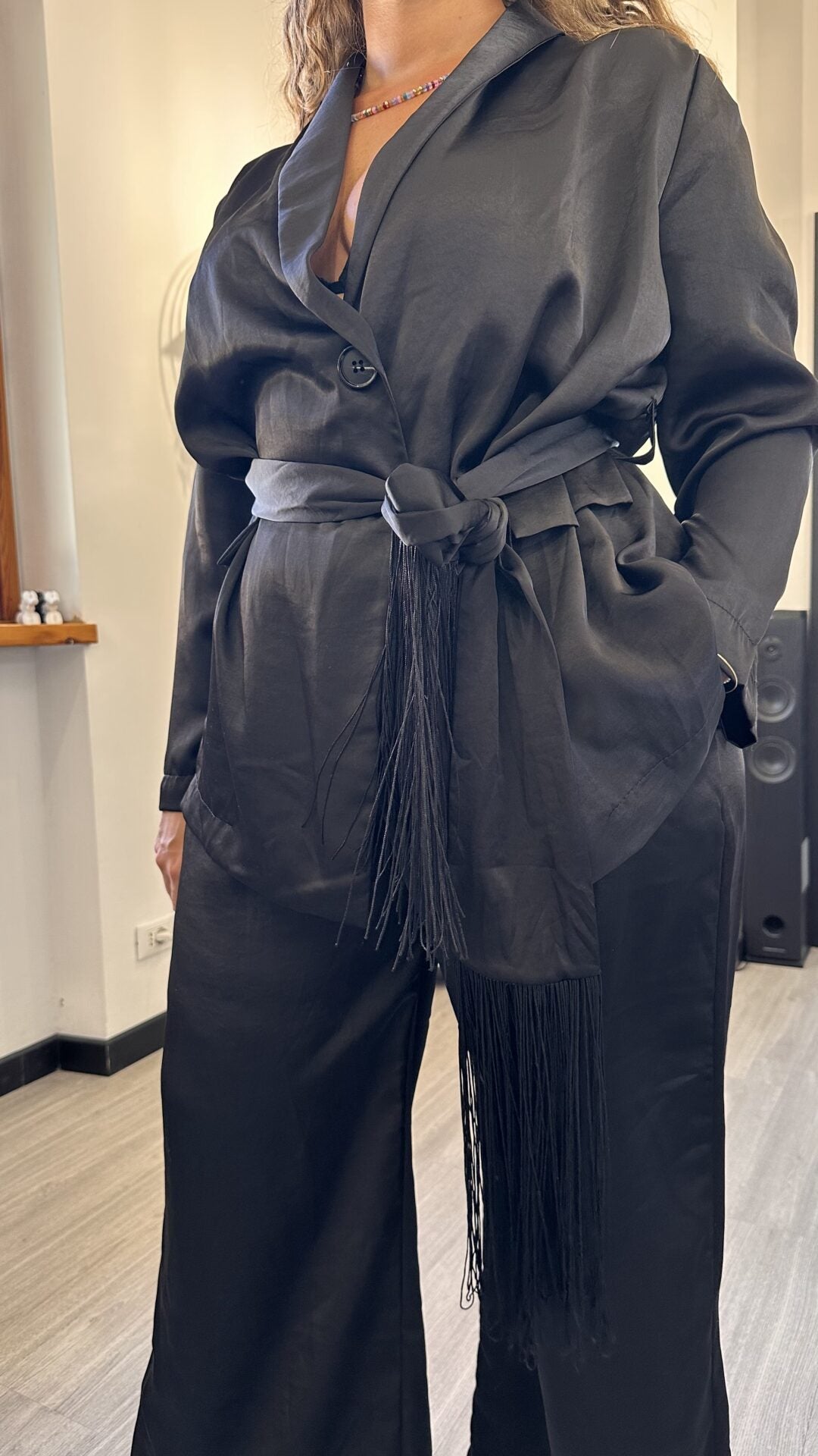COORDINATO SATIN CON FRANGE NERO