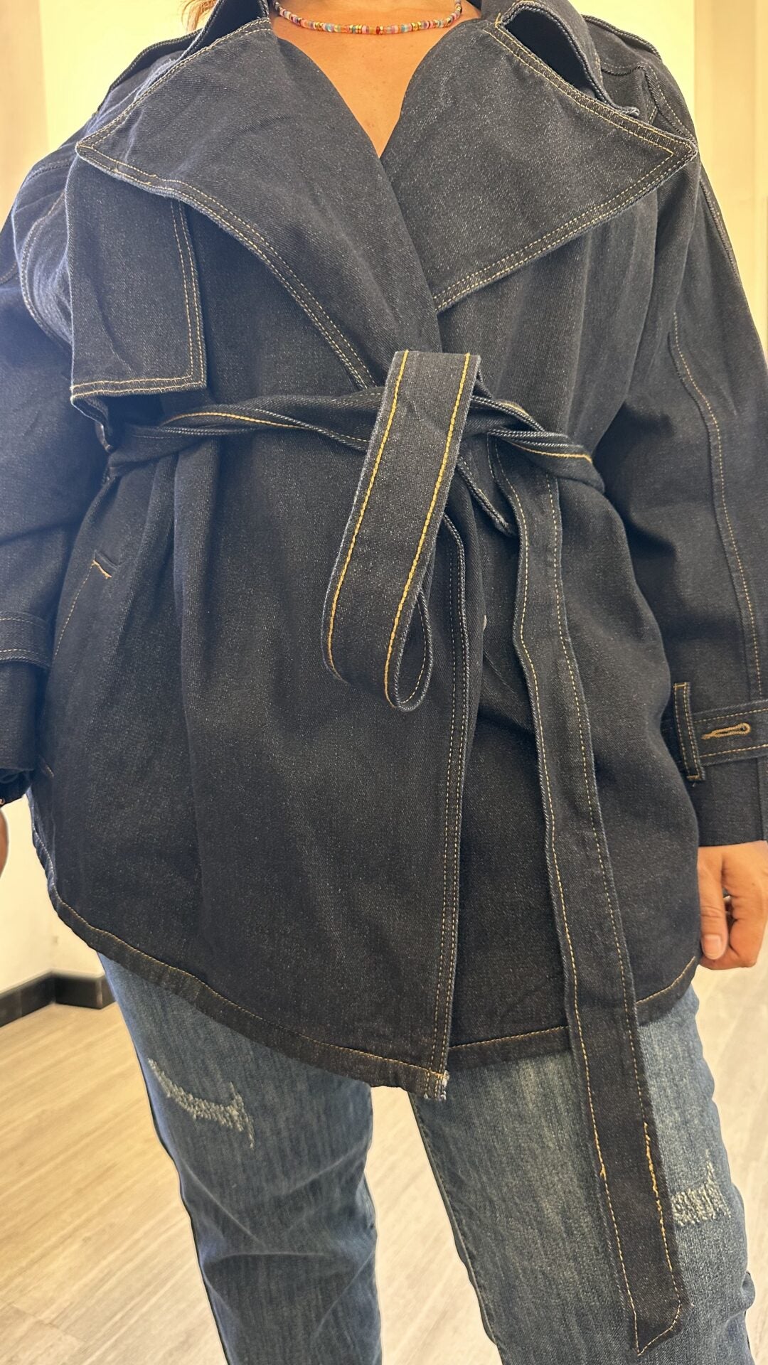 GIACCA IN JEANS SCURO CON CINTURA
