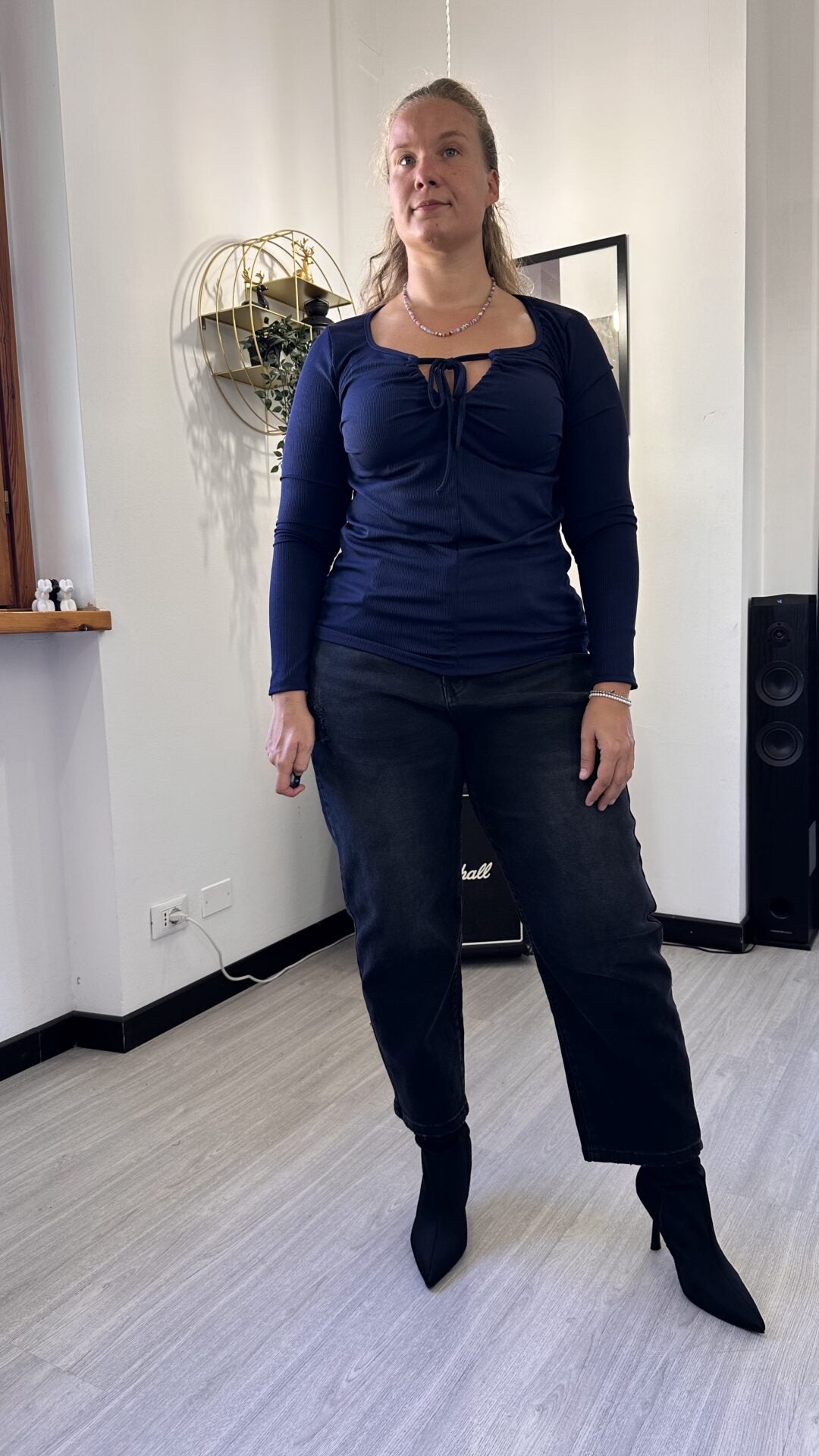 MAGLIETTA CON FIOCCO BLU