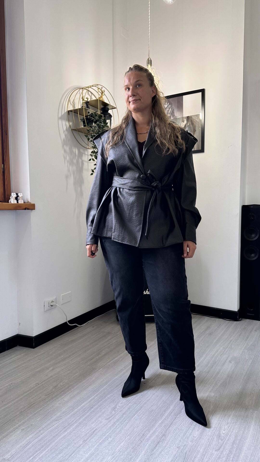 GIACCA IN ECOPELLE CON CINTURA MARRONE CURVY