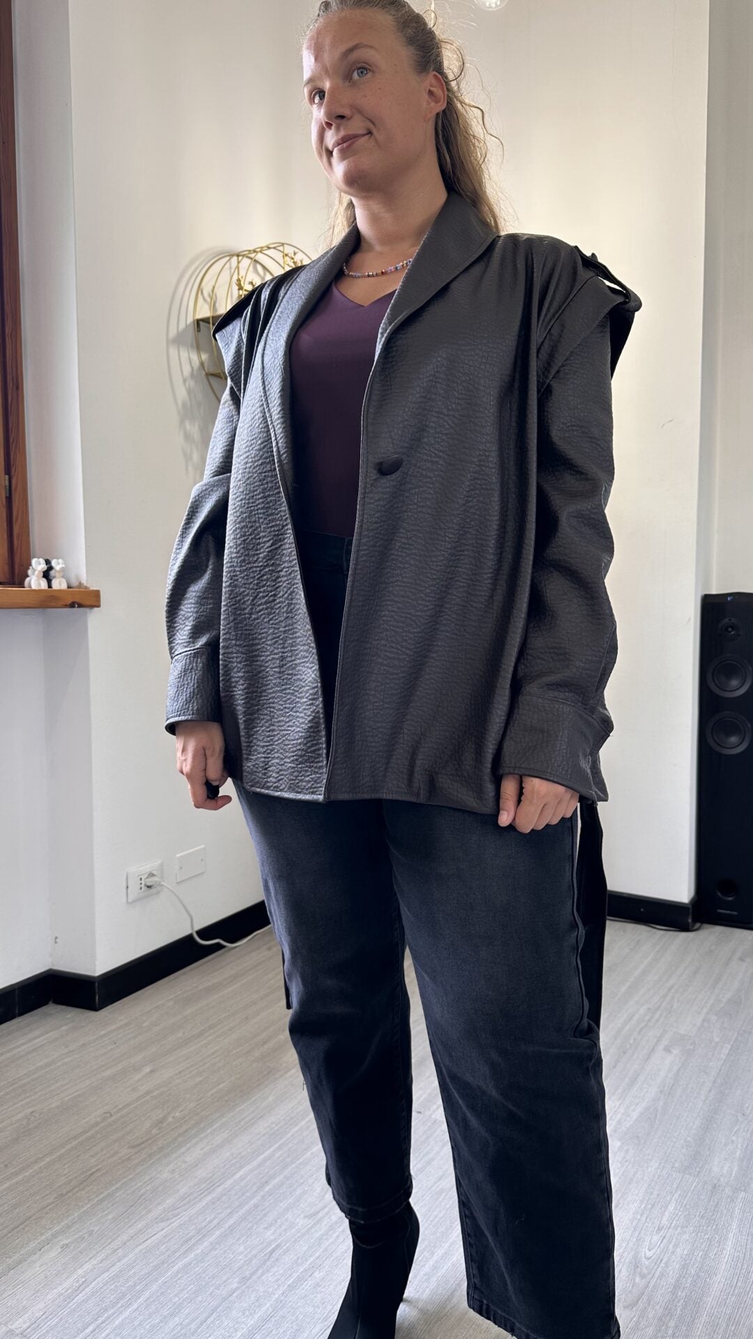 GIACCA IN ECOPELLE CON CINTURA MARRONE CURVY