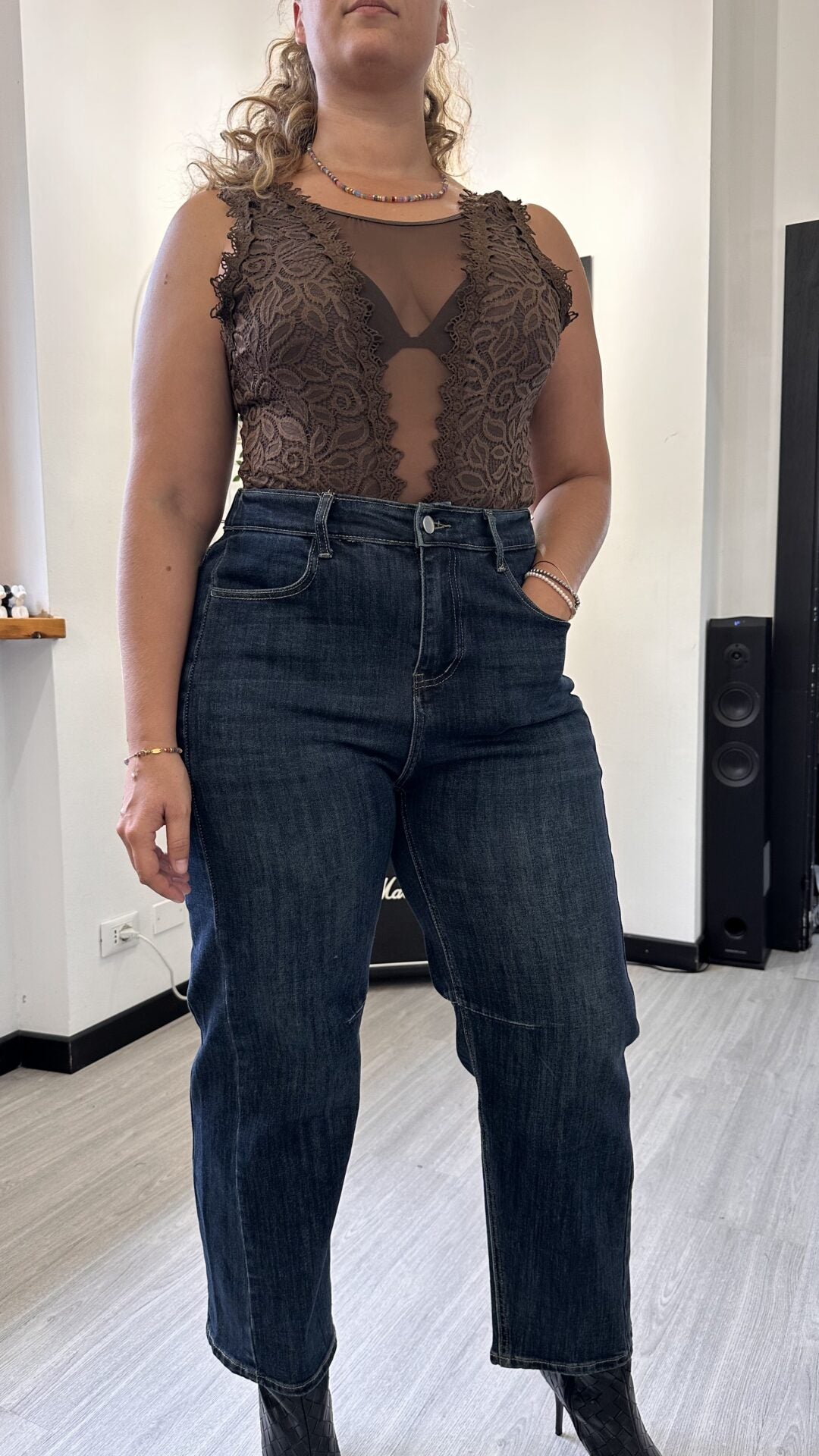 BODY CON PIZZO E TRASPARENZE MARRONE