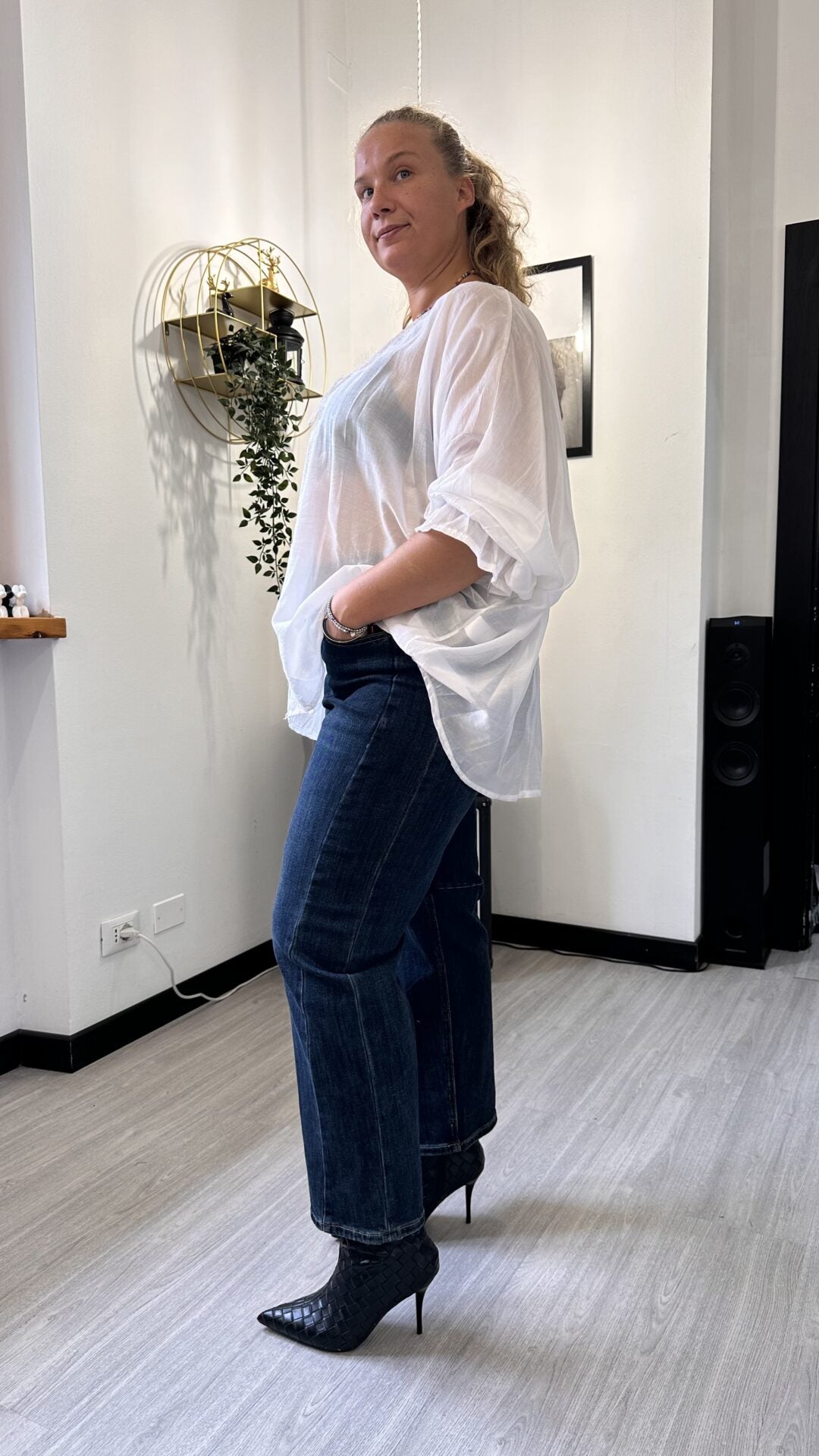 CAMICIA VELATA CON PIZZO E LACCETTI BIANCA