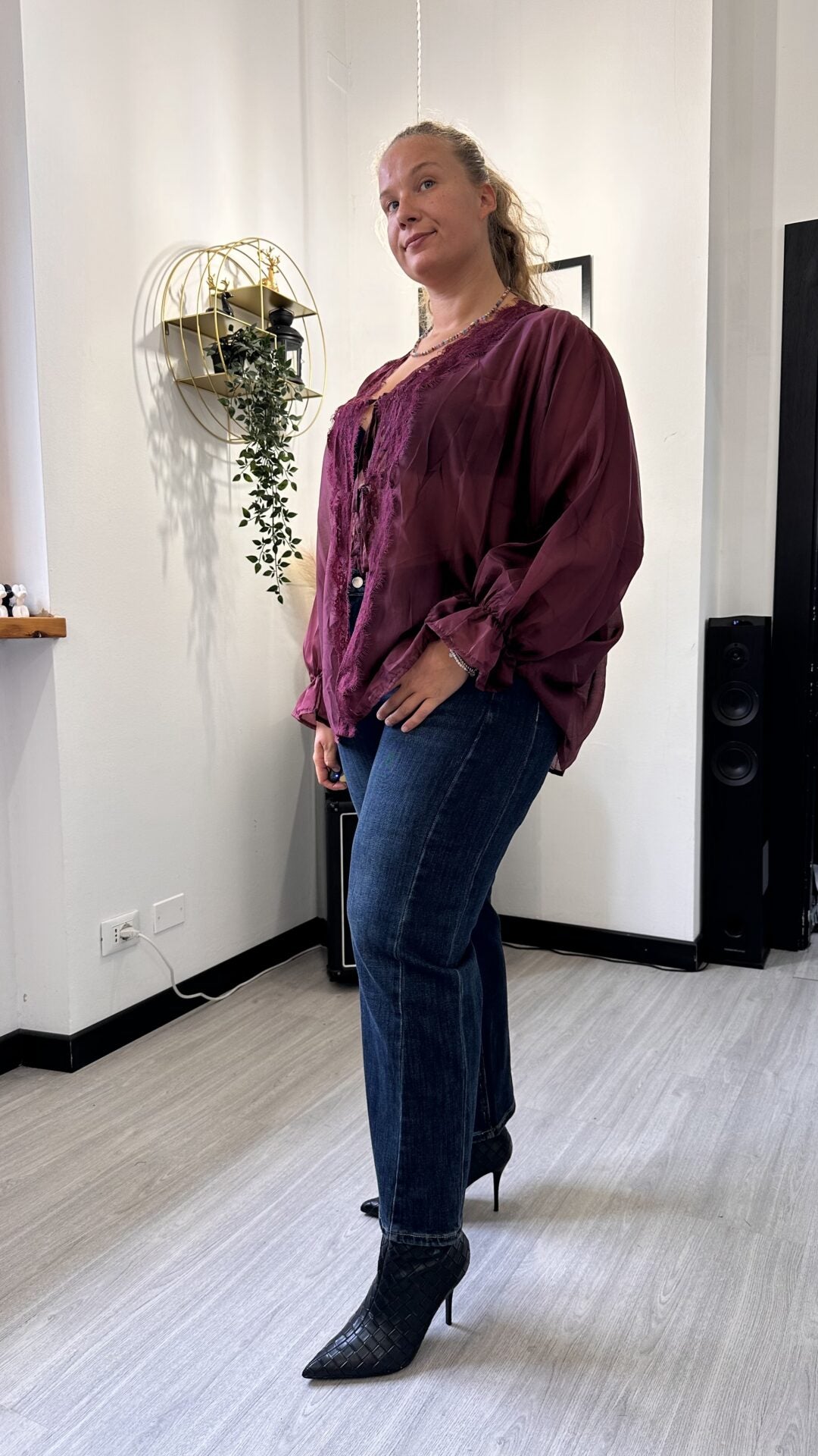 CAMICIA VELATA CON PIZZO E LACCETTI BORDEAUX