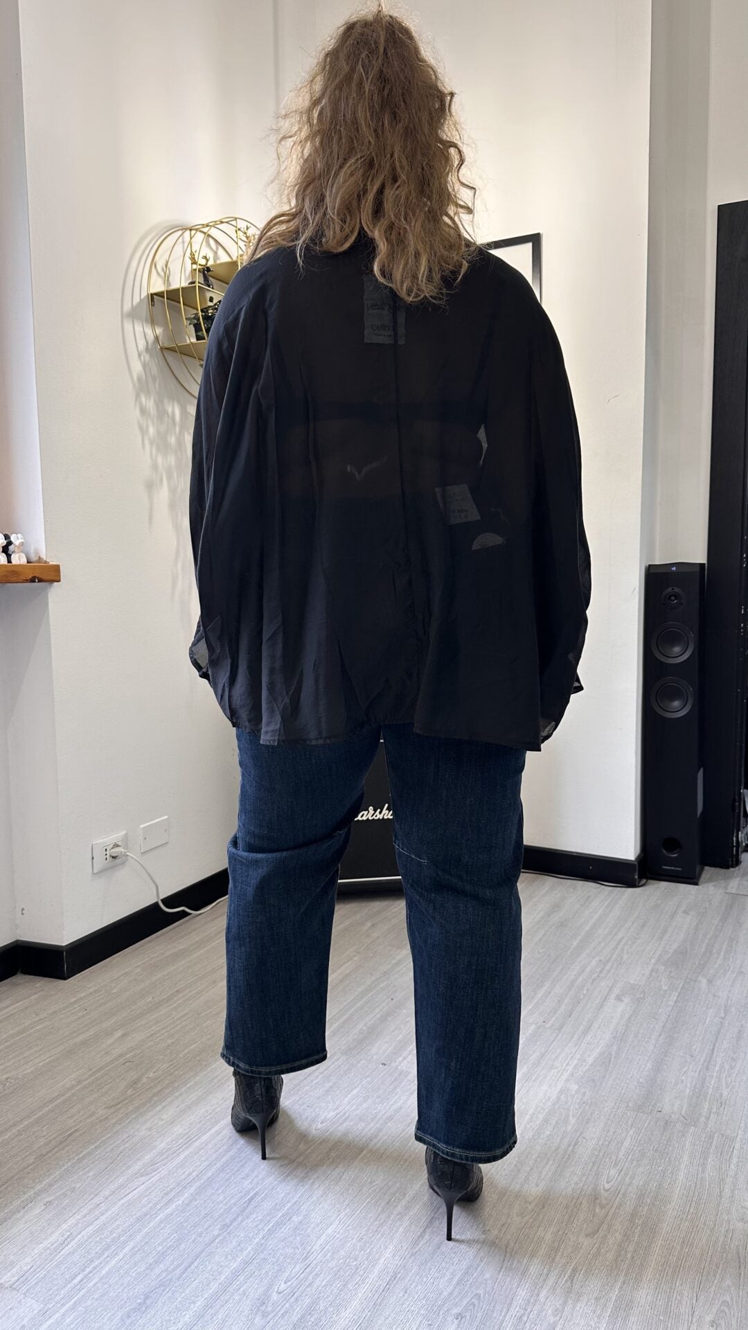 CAMICIA VELATA CON PIZZO E LACCETTI NERA
