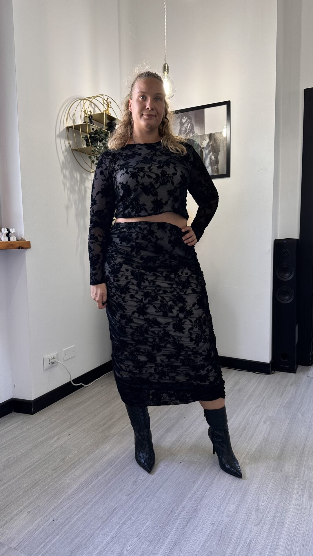 COORDINATO GLAM CON FIORI NERO