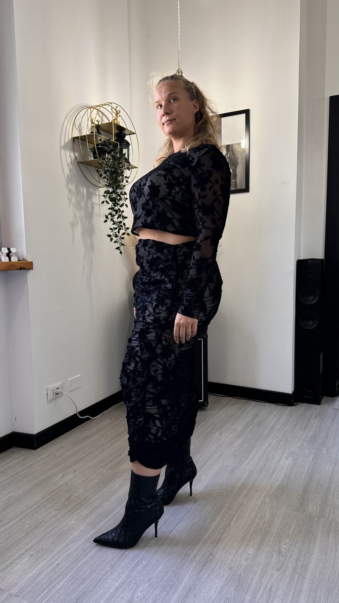COORDINATO GLAM CON FIORI NERO