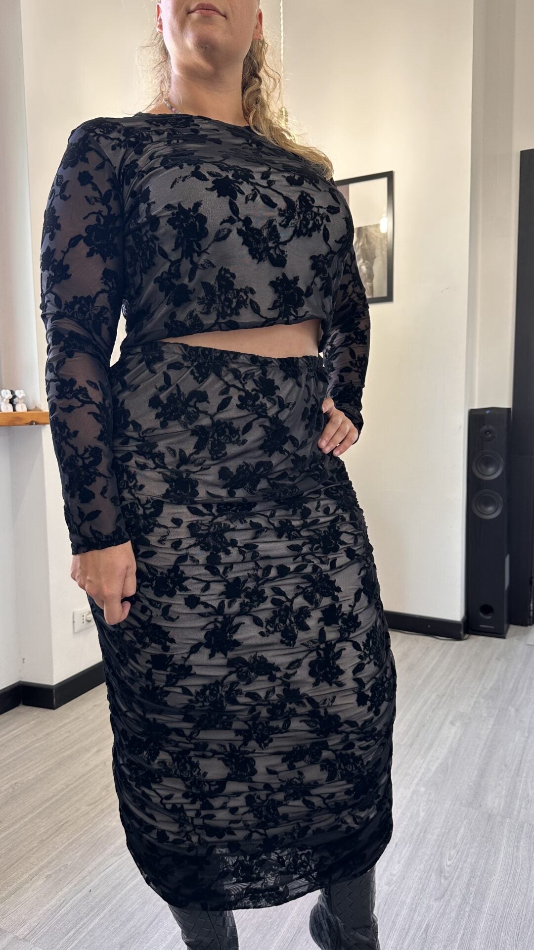 COORDINATO GLAM CON FIORI NERO