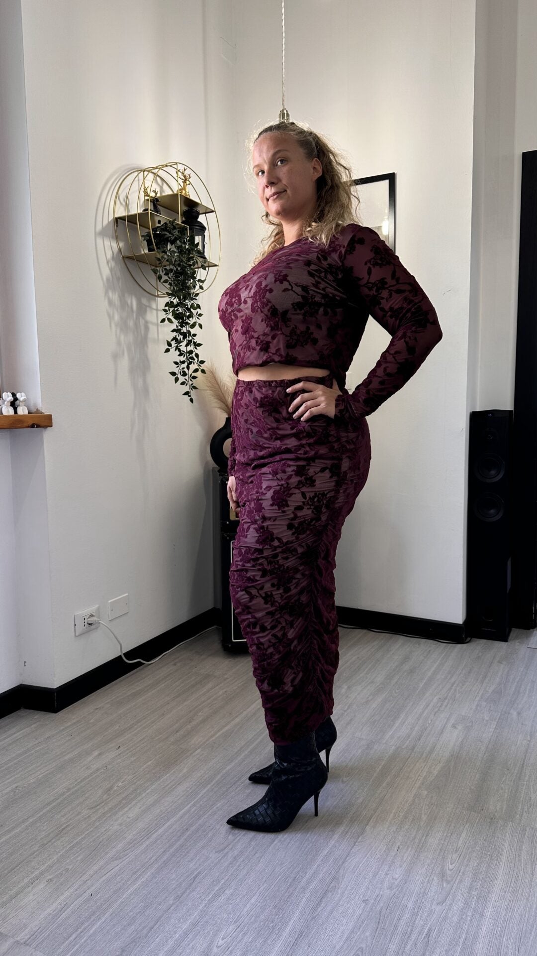 COORDINATO GLAM CON FIORI BORDEAUX