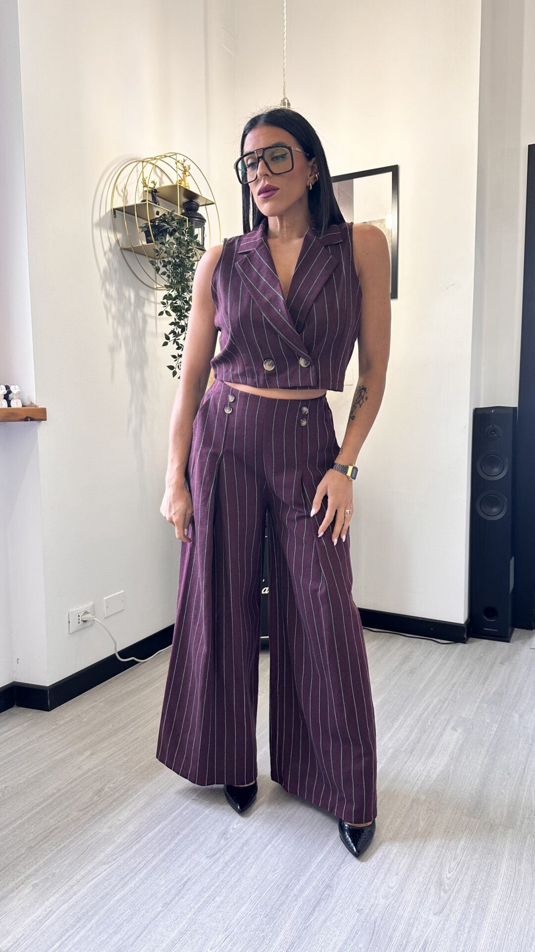 COORDINATO CON PANCIOTTO A RIGHE BORDEAUX