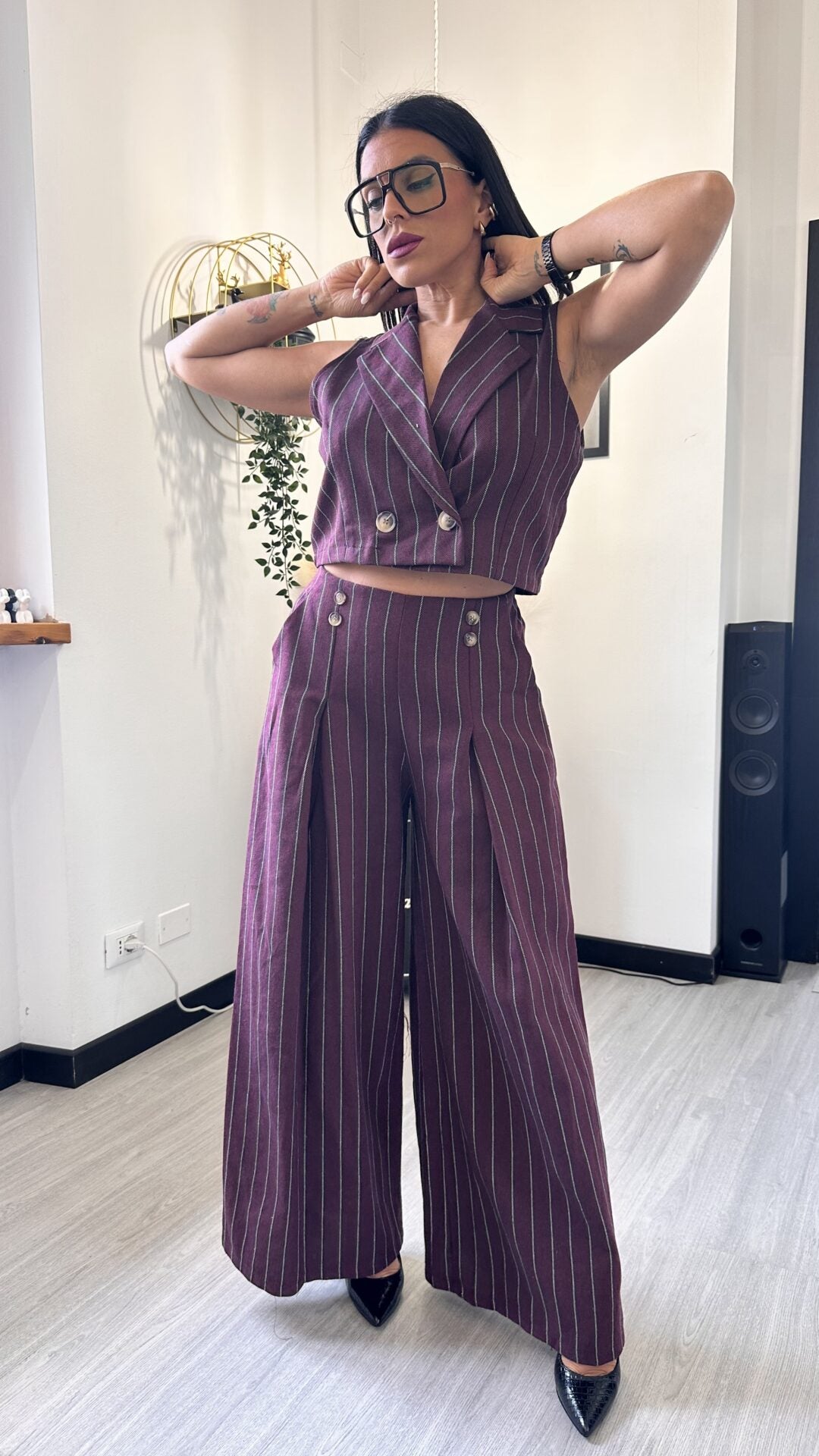 COORDINATO CON PANCIOTTO A RIGHE BORDEAUX
