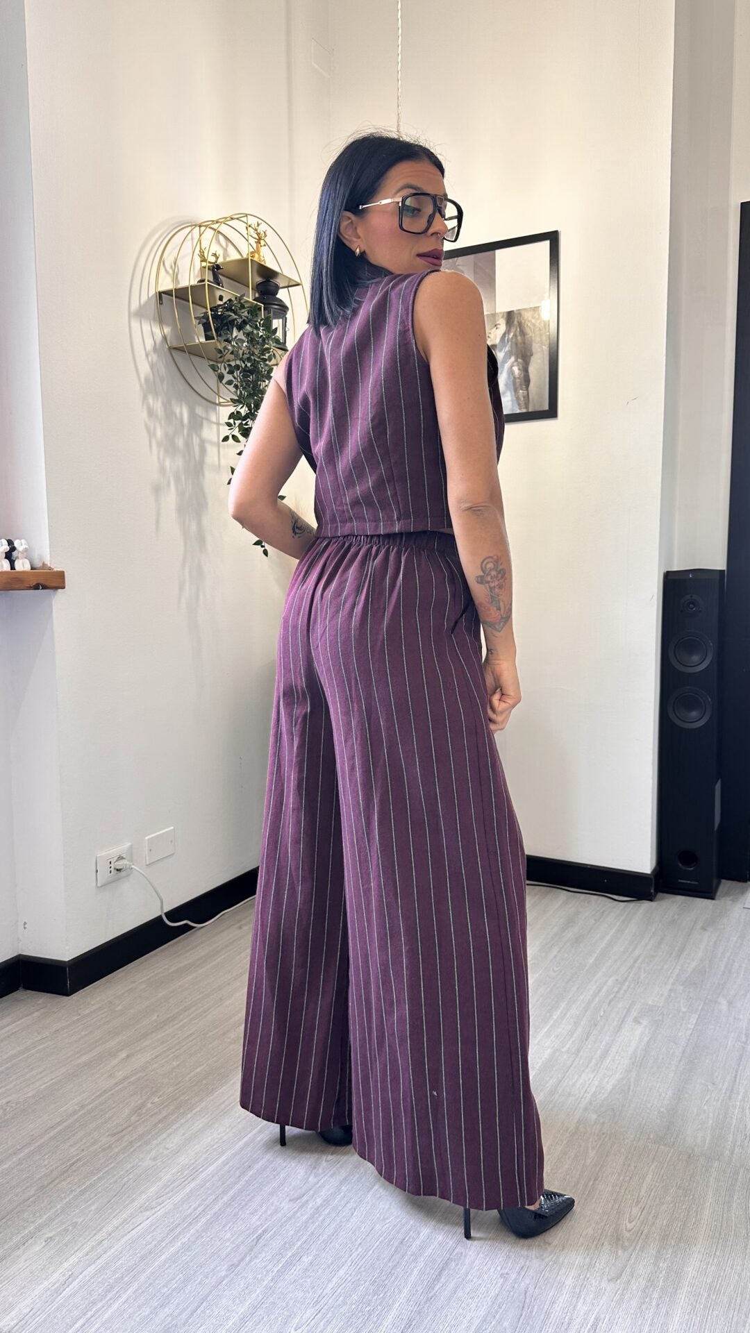 COORDINATO CON PANCIOTTO A RIGHE BORDEAUX