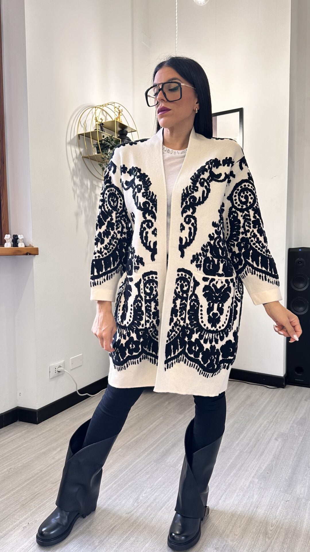 CARDIGAN CON RICAMI BIANCO