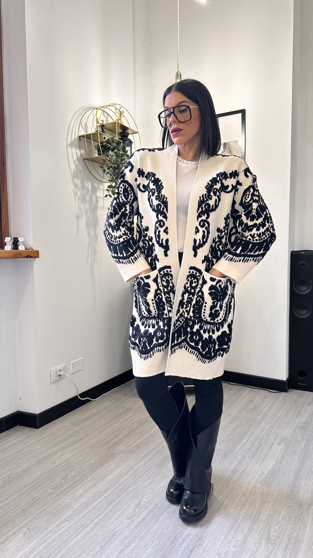 CARDIGAN CON RICAMI BIANCO
