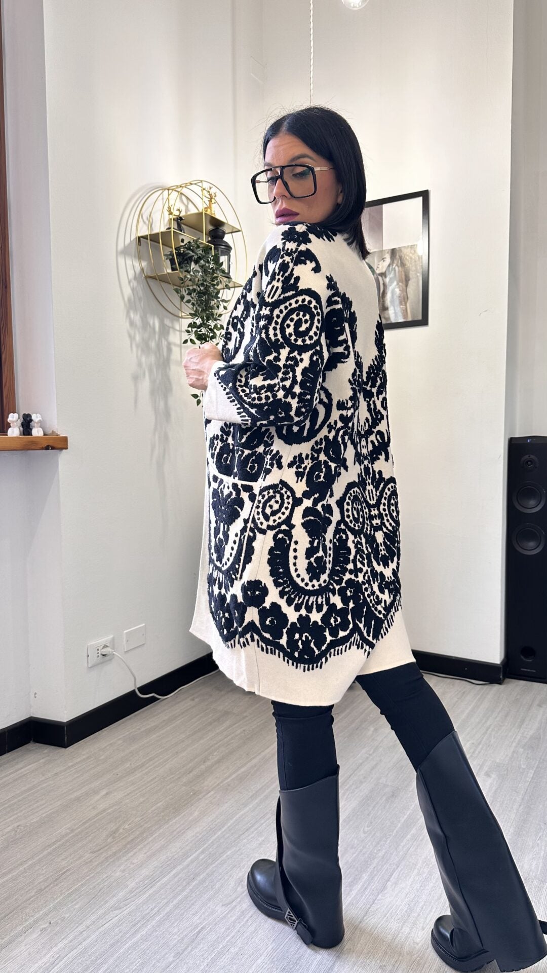 CARDIGAN CON RICAMI BIANCO