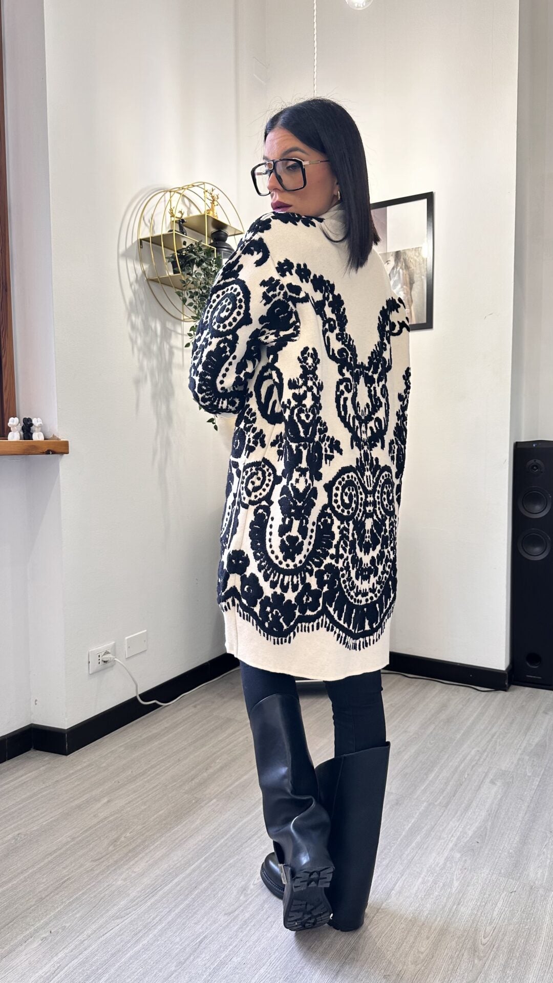 CARDIGAN CON RICAMI BIANCO