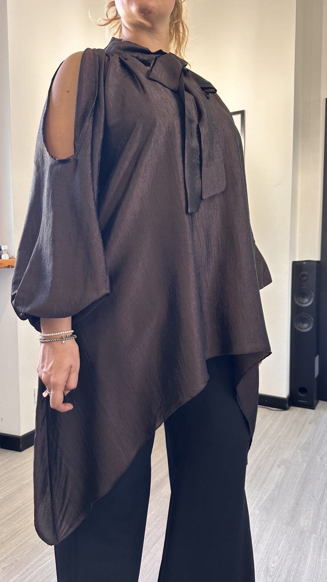 CAMICIONA CON FIOCCO SATIN MARRONE