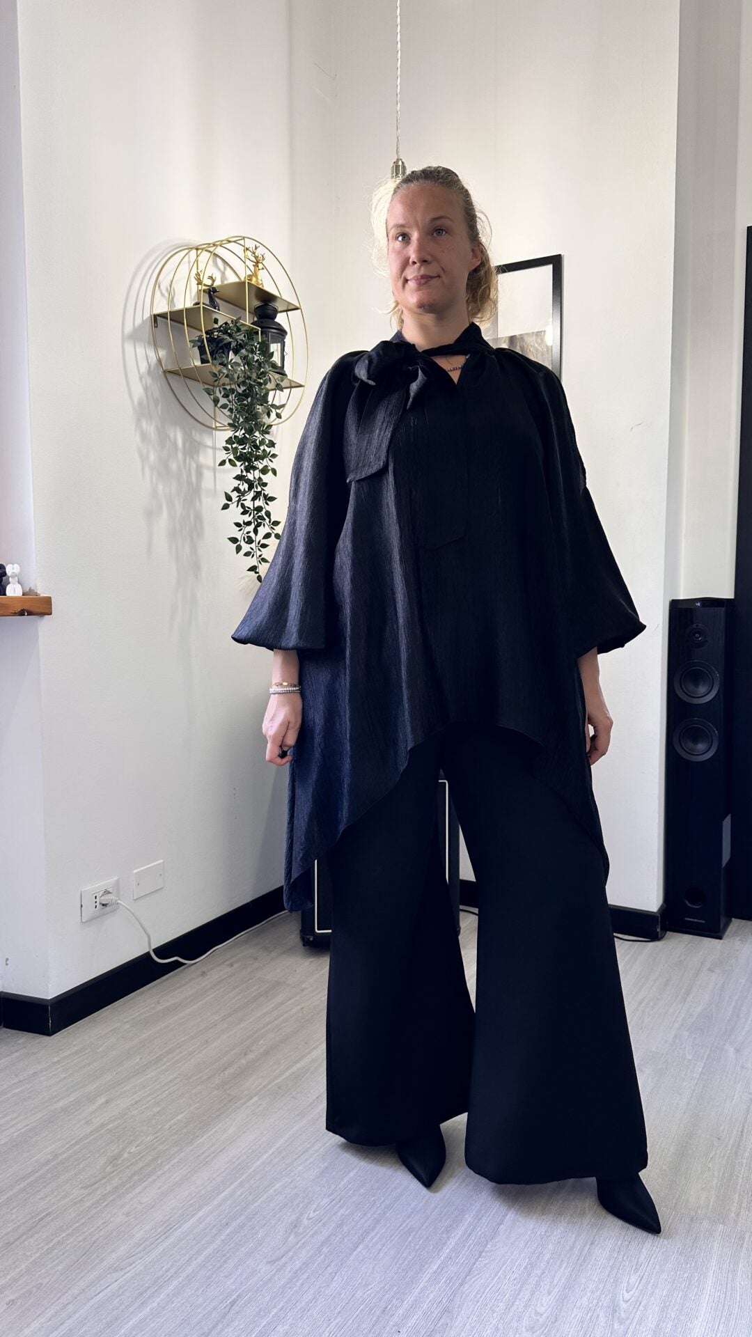 CAMICIONA CON FIOCCO SATIN NERA