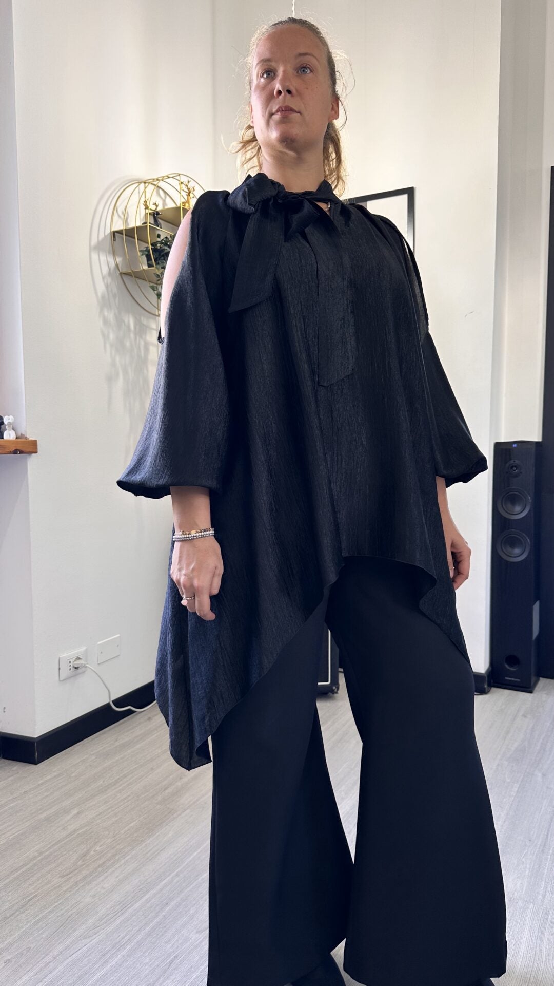 CAMICIONA CON FIOCCO SATIN NERA