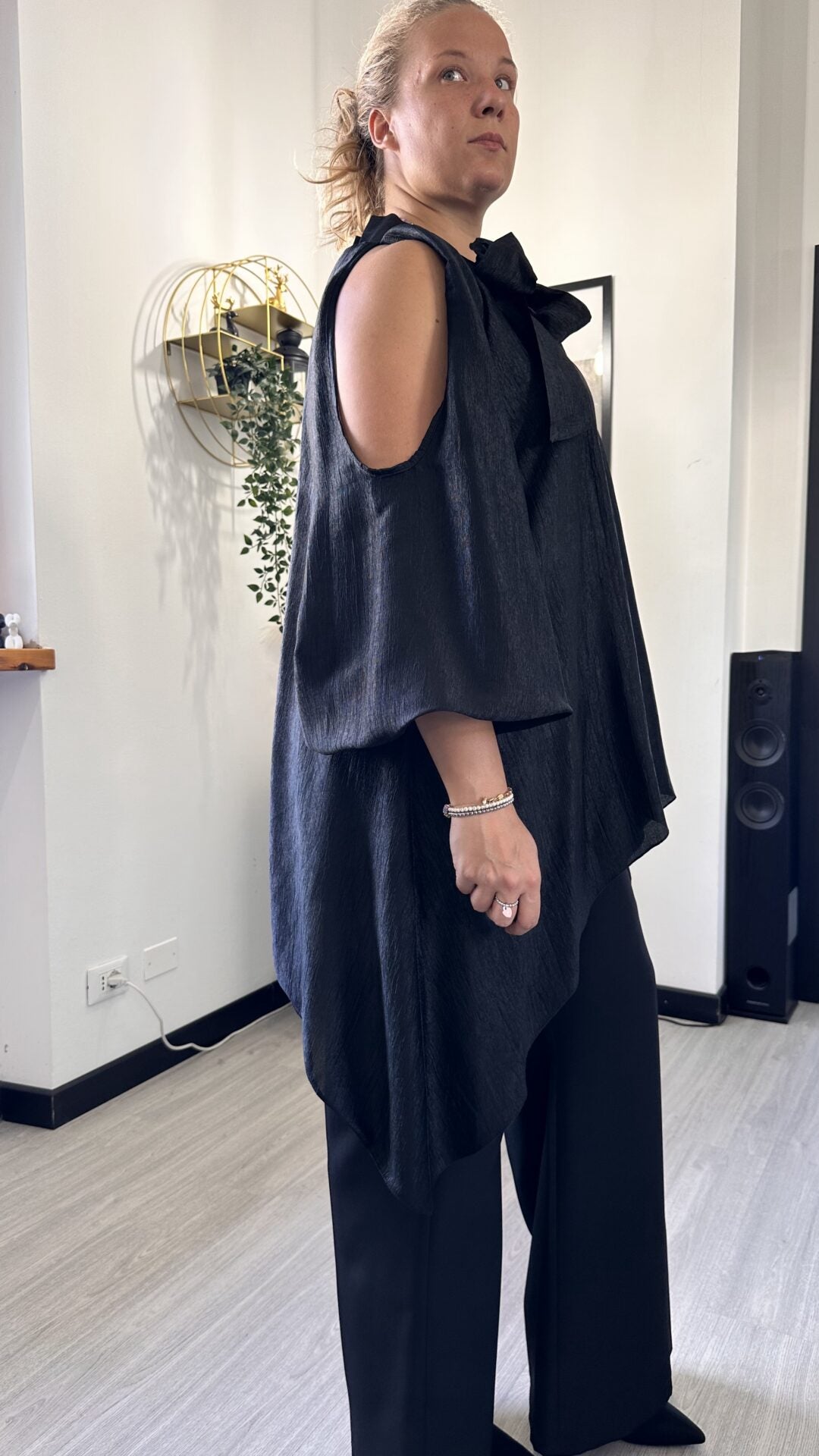 CAMICIONA CON FIOCCO SATIN NERA