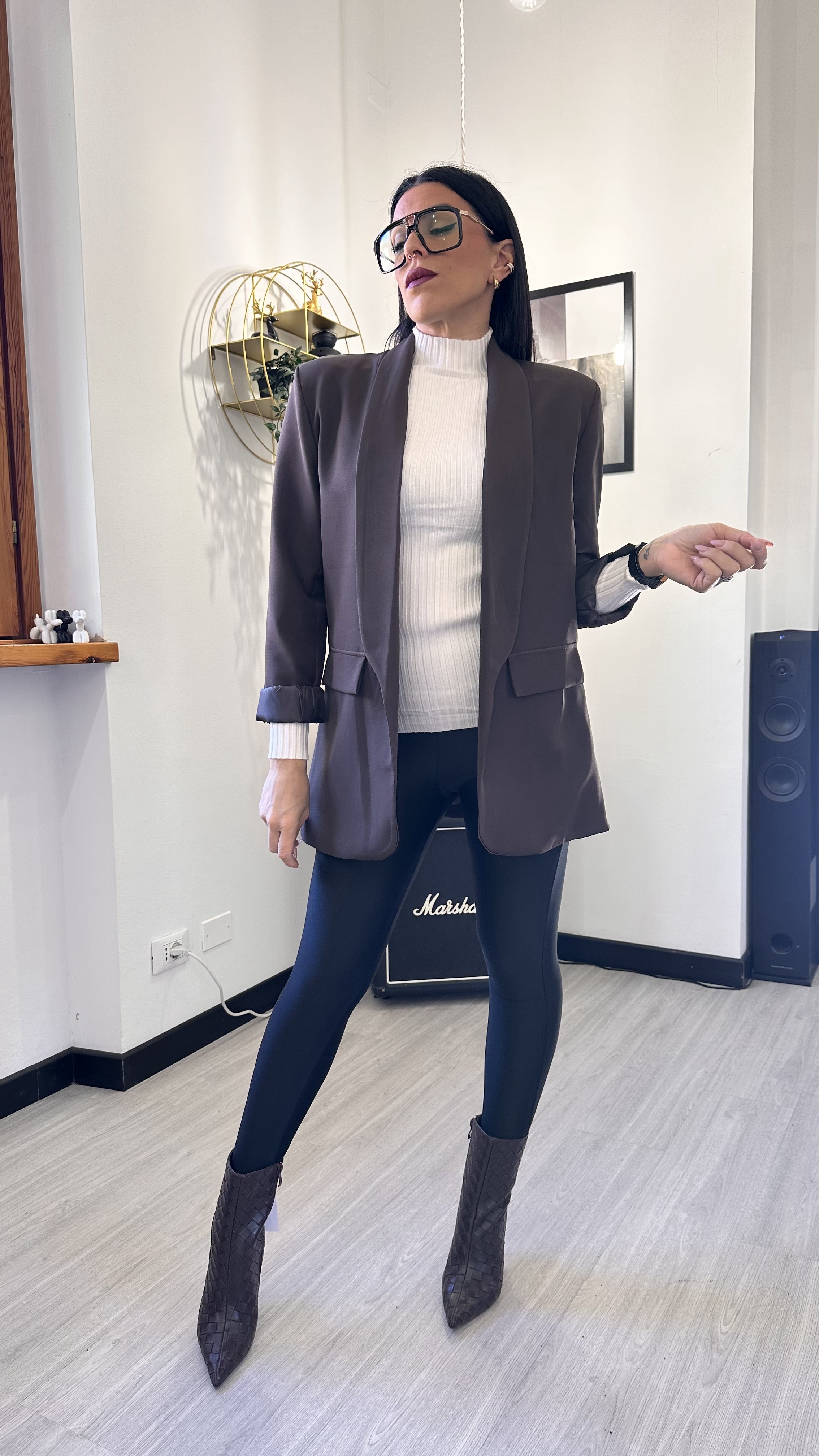 OUTFIT SIGNORA SÌ, MA CON CARATTERE
