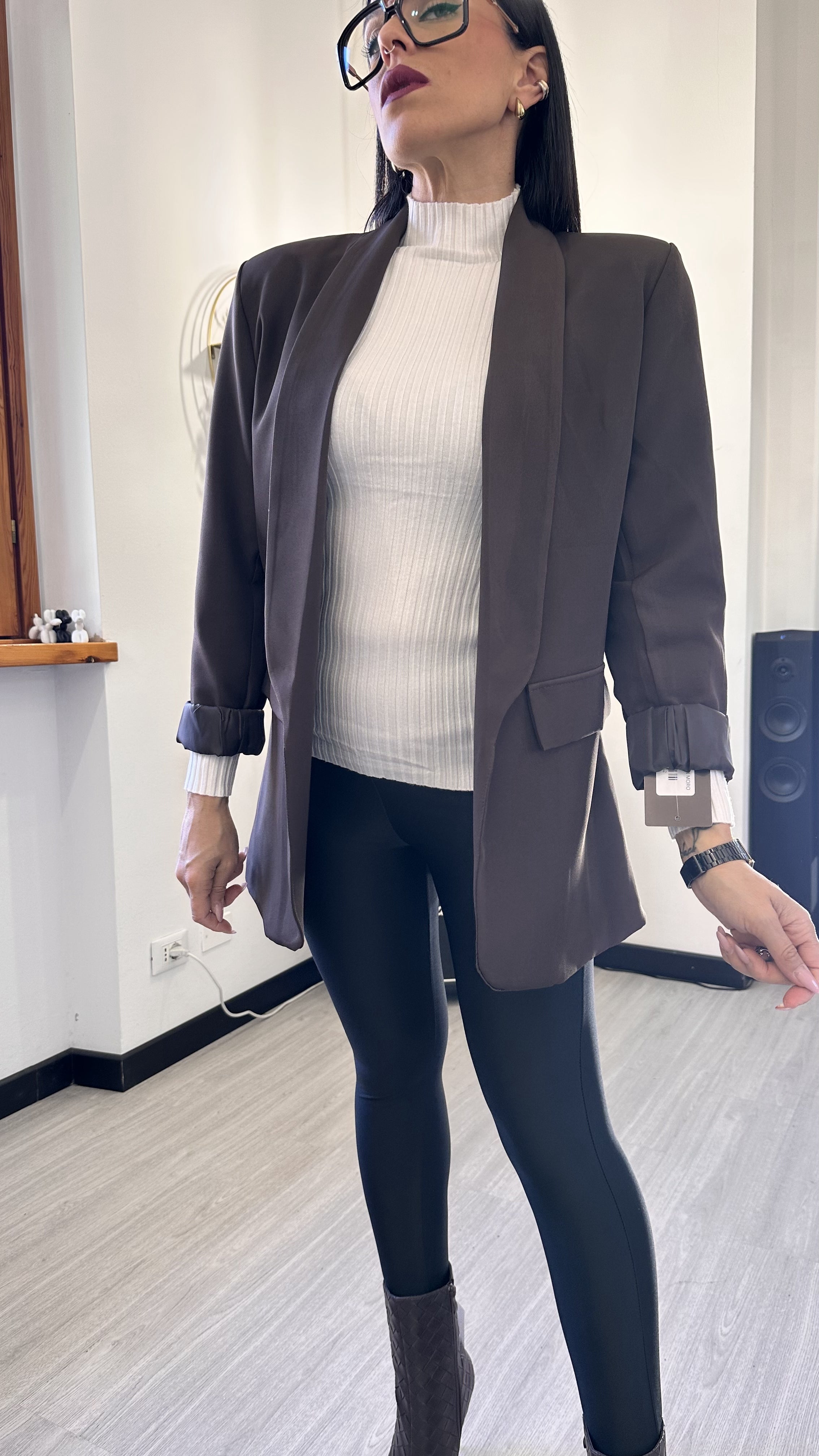 OUTFIT SIGNORA SÌ, MA CON CARATTERE