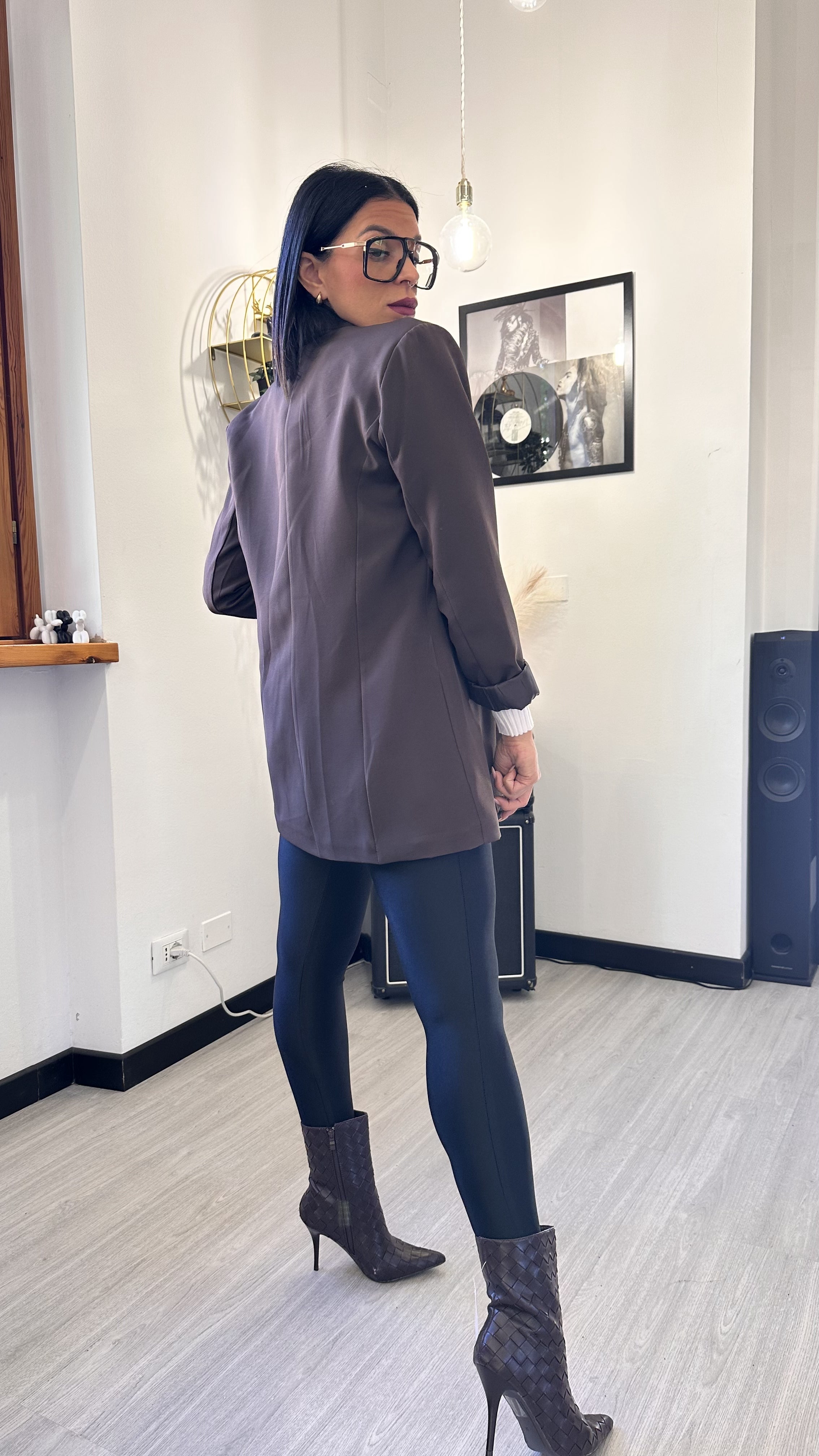 OUTFIT SIGNORA SÌ, MA CON CARATTERE