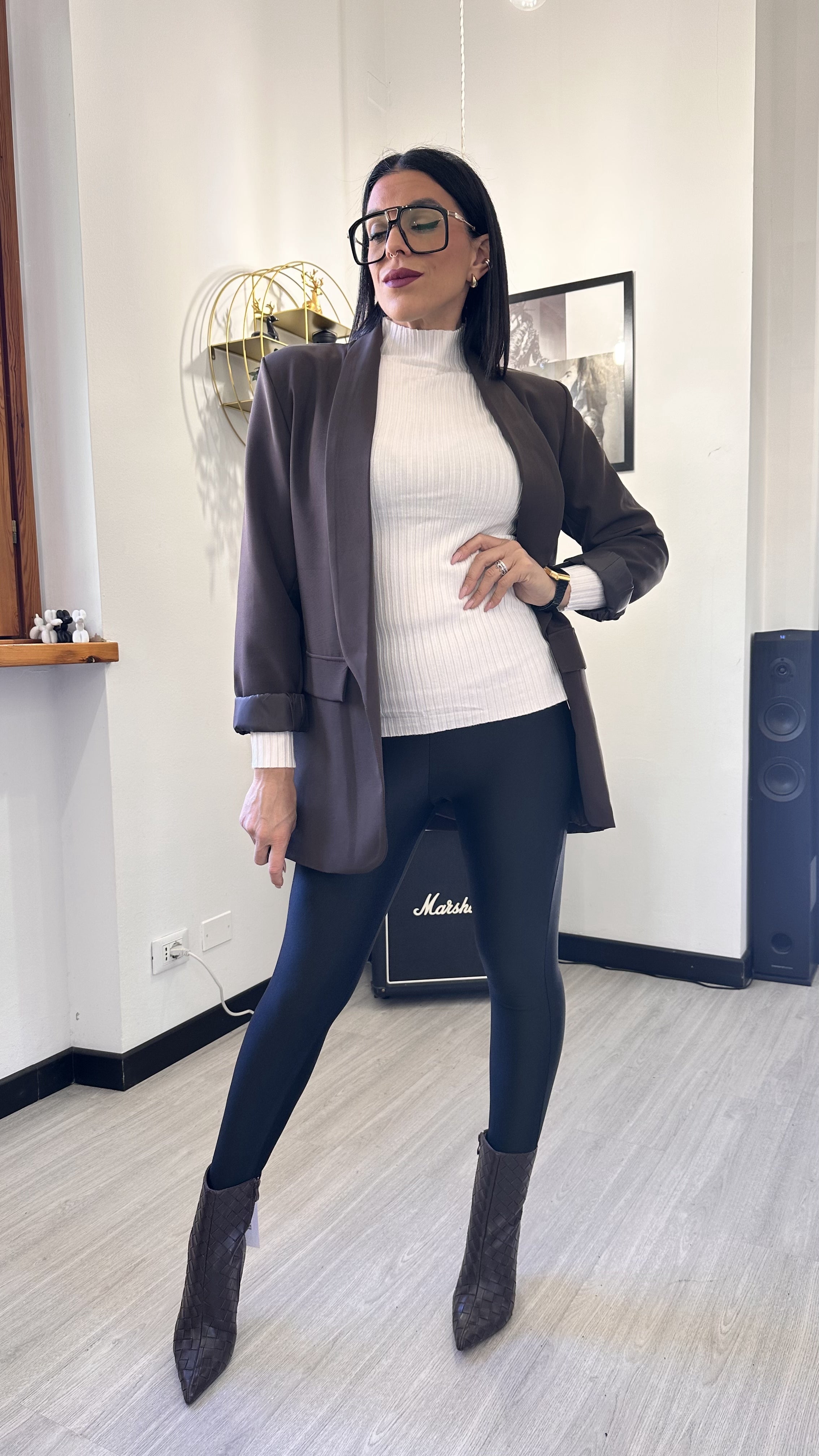 OUTFIT SIGNORA SÌ, MA CON CARATTERE