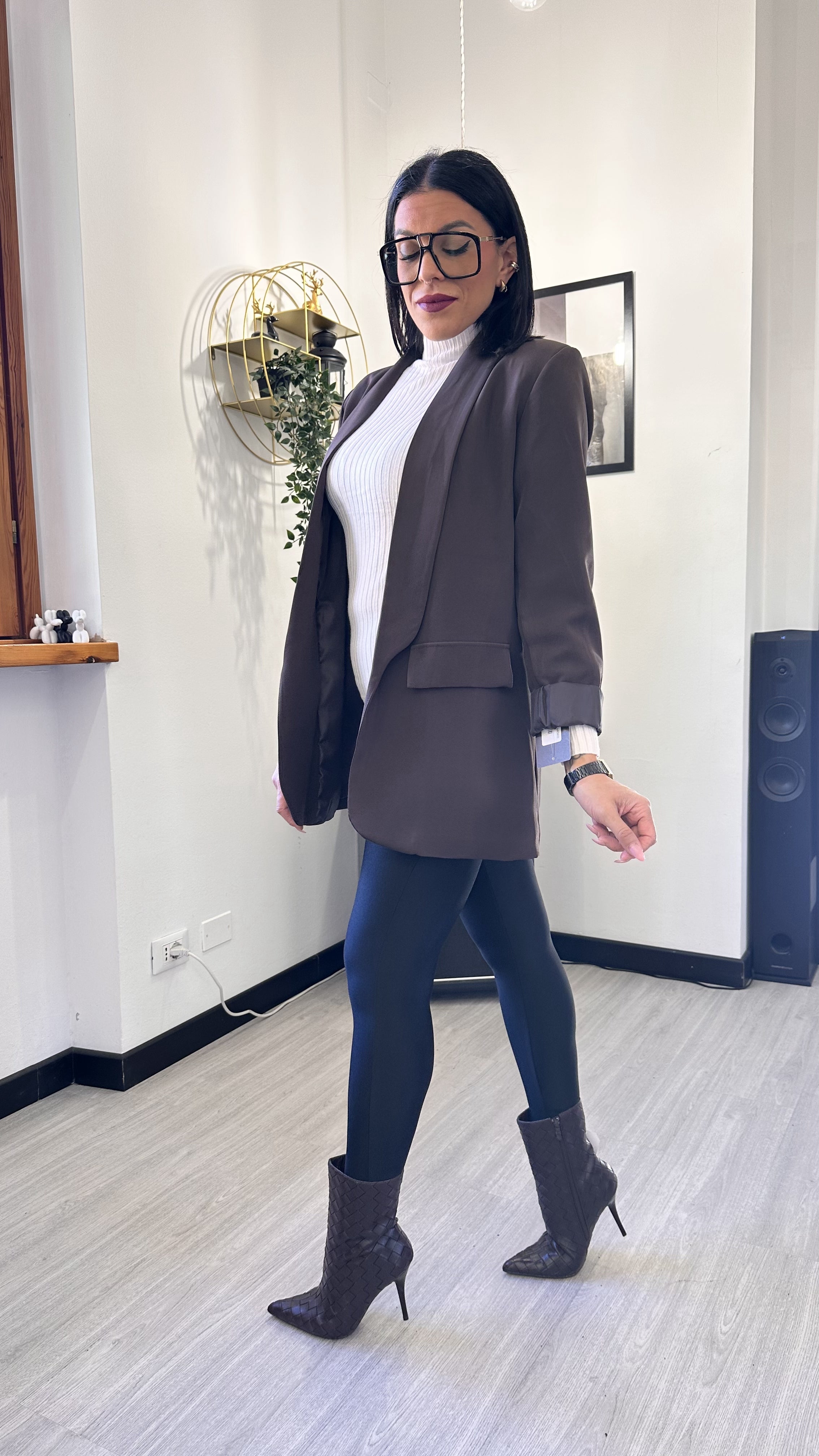 OUTFIT SIGNORA SÌ, MA CON CARATTERE