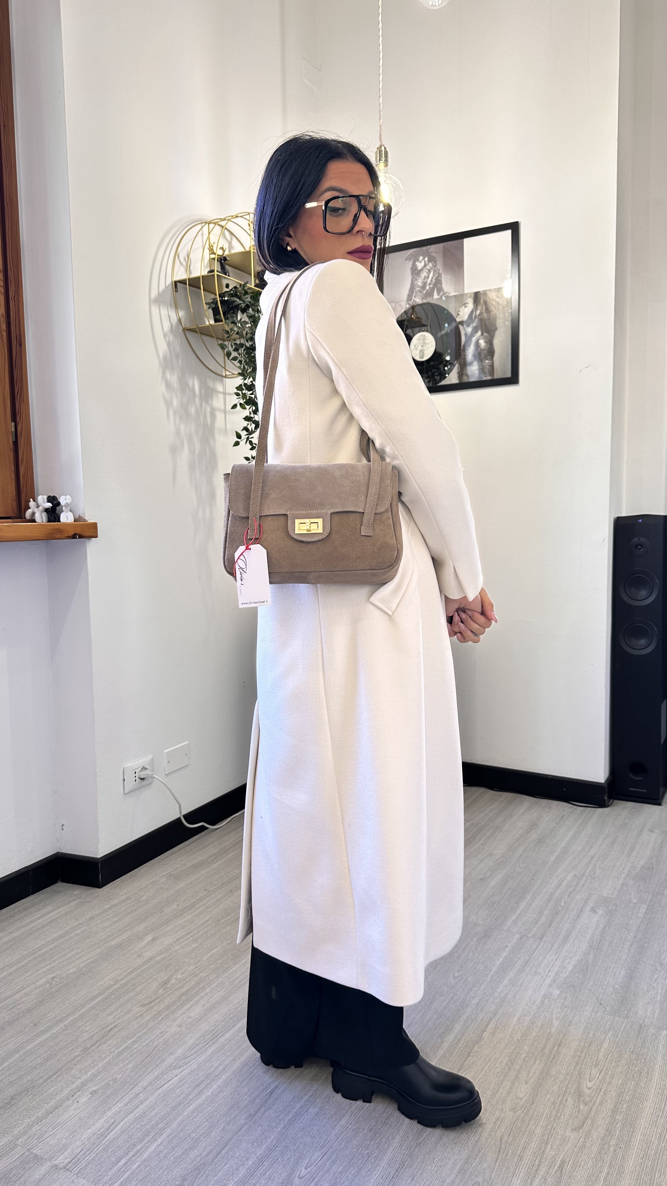 OUTFIT DOPPIO STILE BIANCO E NERO