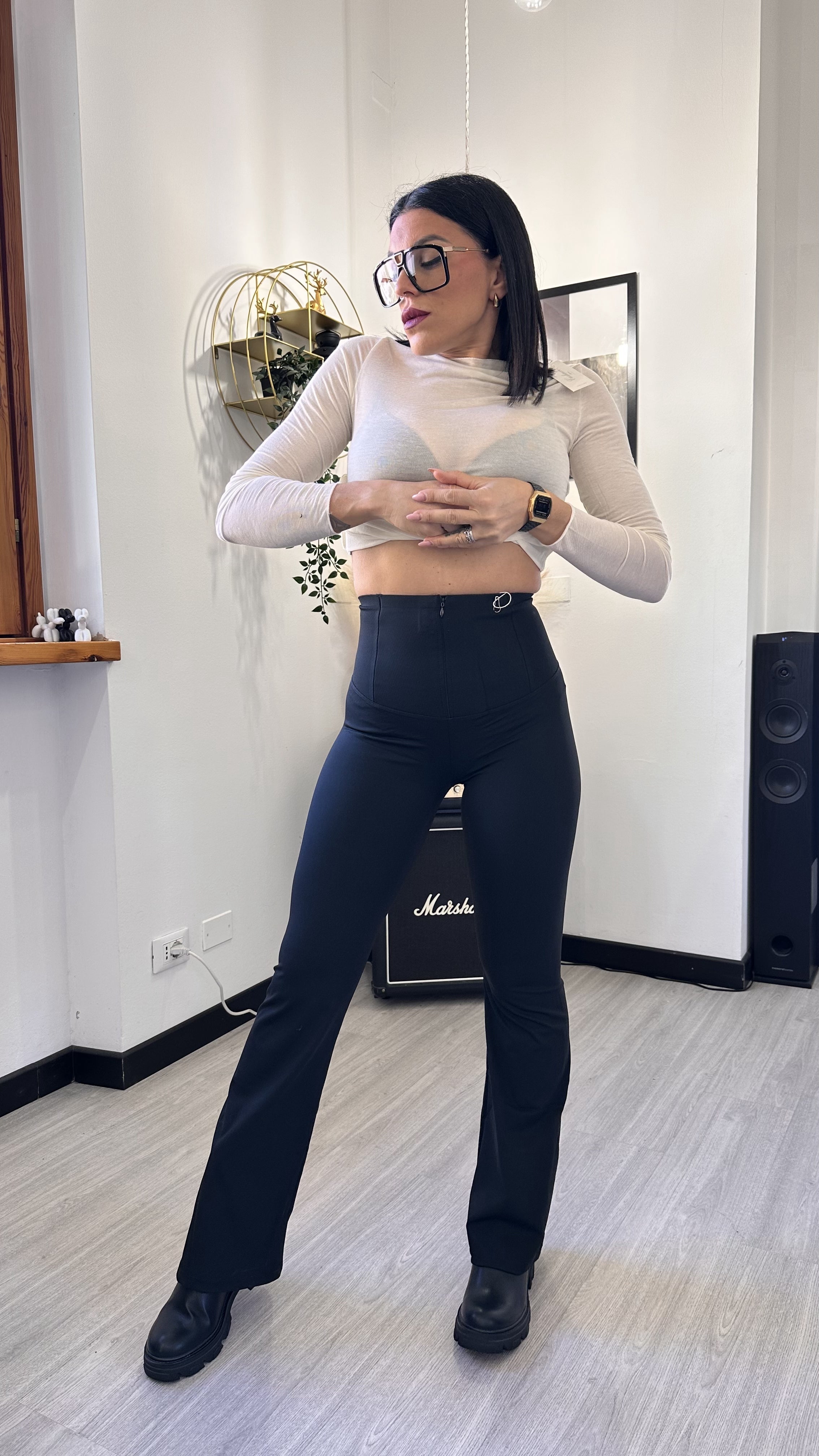 OUTFIT DOPPIO STILE BIANCO E NERO