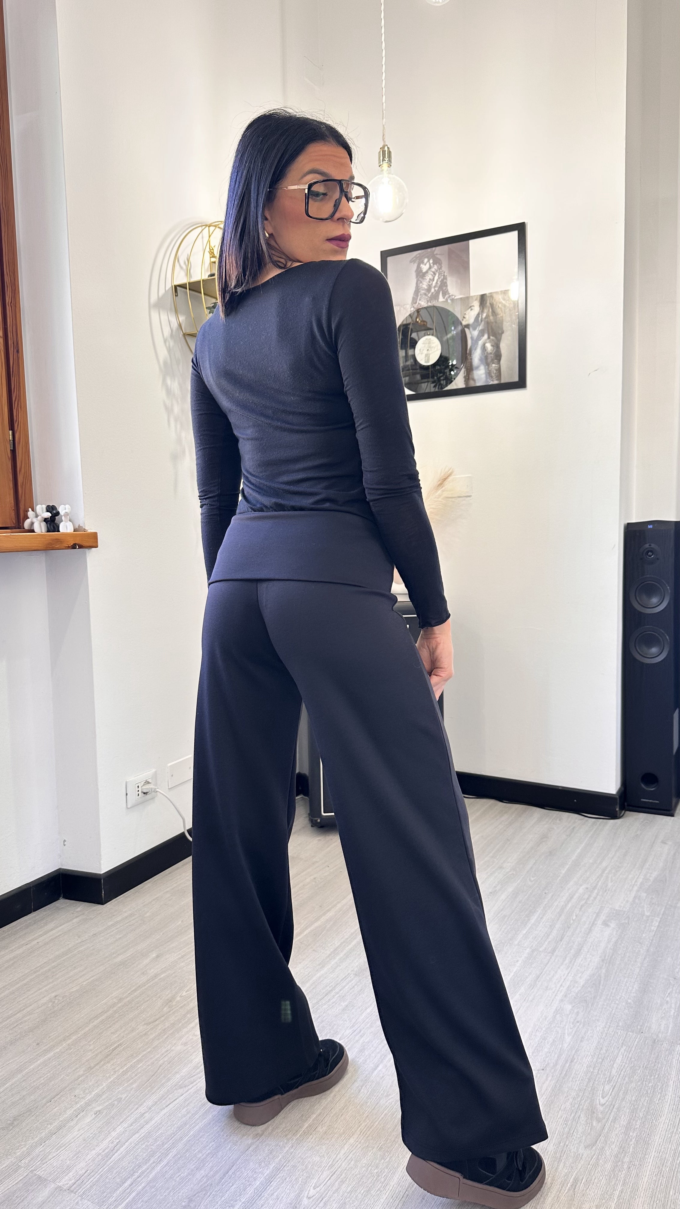 PANTALONE A PALAZZO CON RISVOLTO NERO