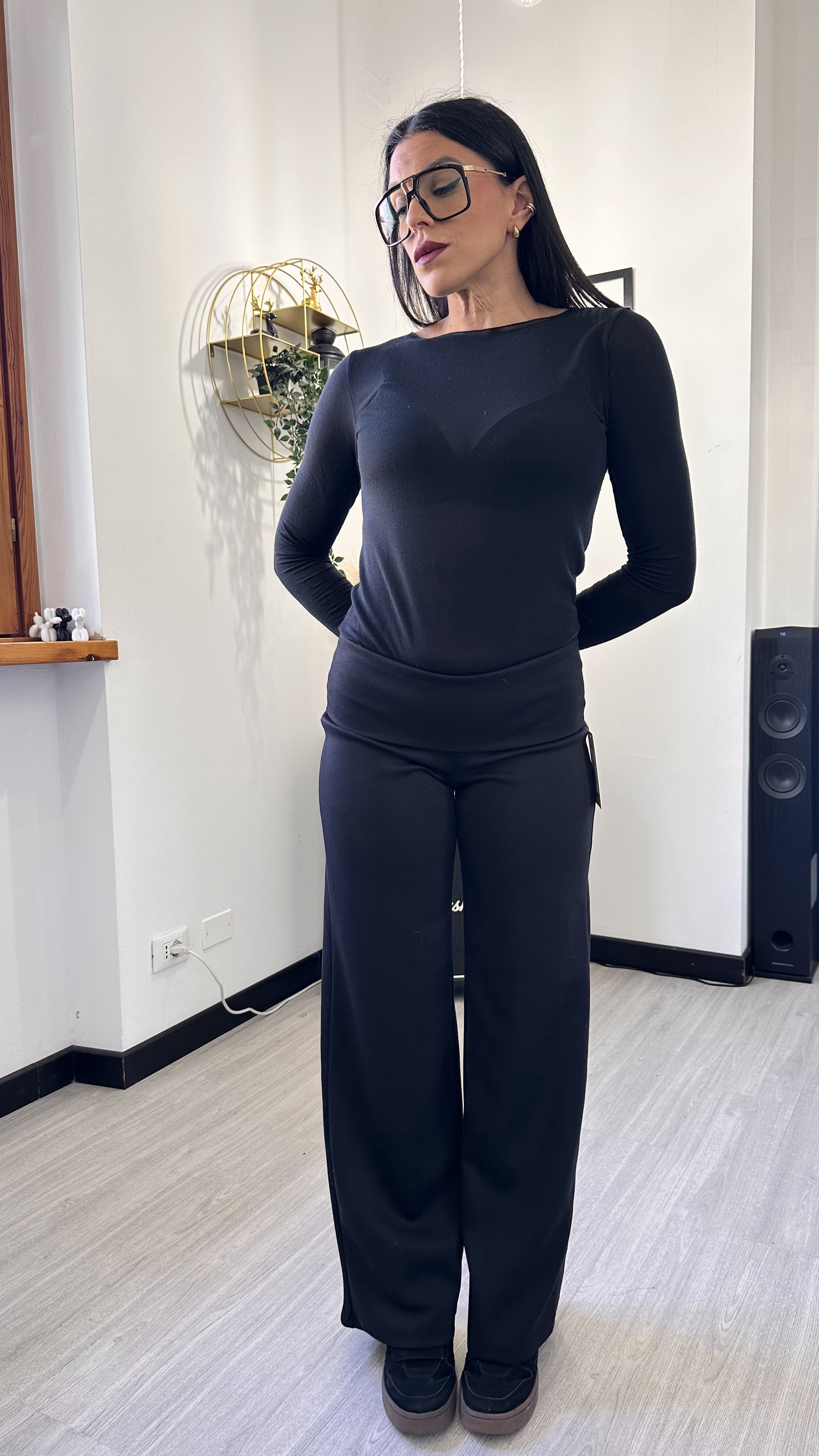 PANTALONE A PALAZZO CON RISVOLTO NERO