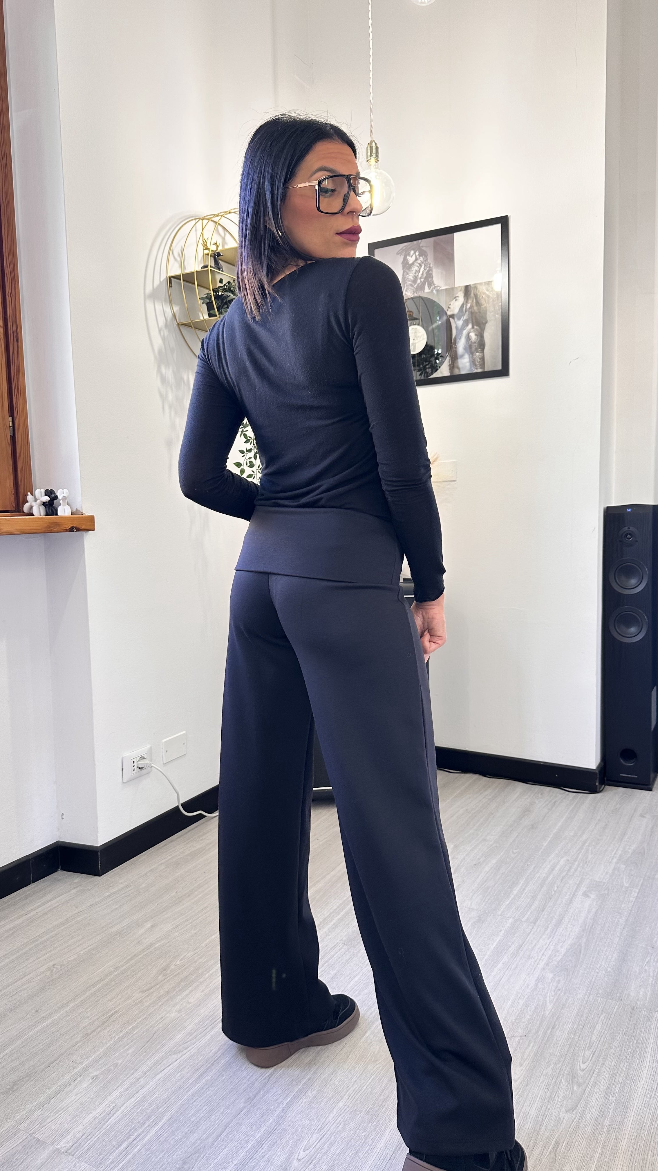 PANTALONE A PALAZZO CON RISVOLTO NERO
