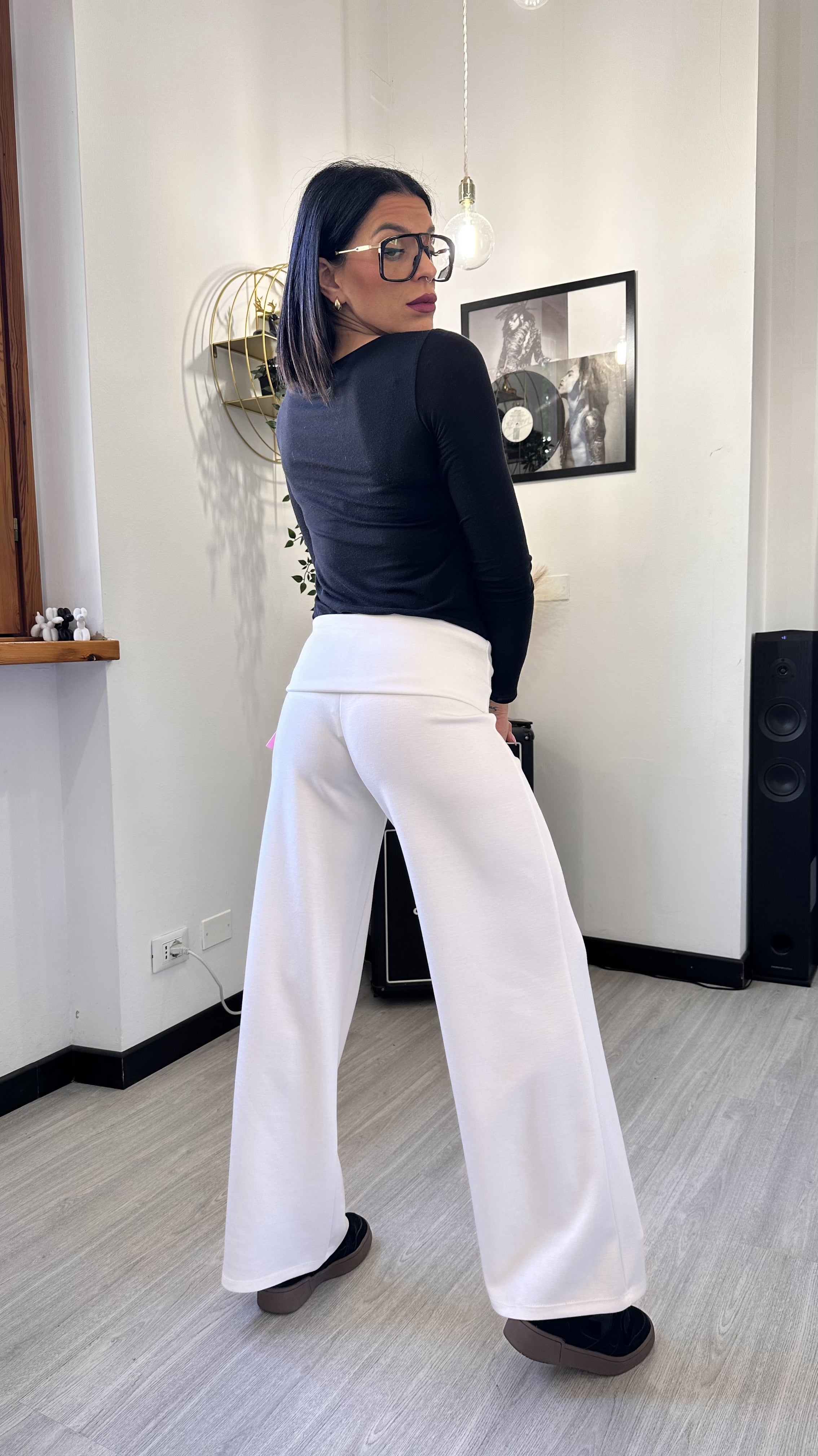 PANTALONE A PALAZZO CON RISVOLTO BIANCO