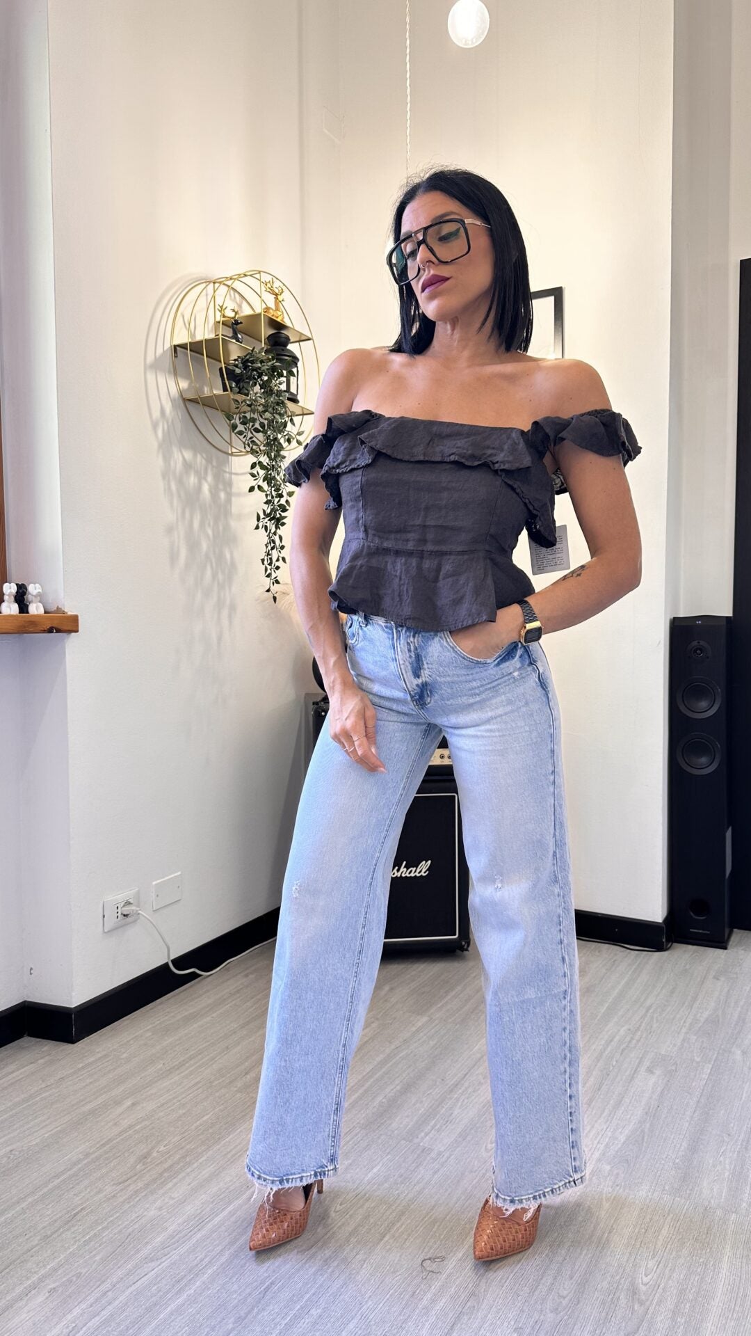 TOP CON BALZE MARRONE (M/L)