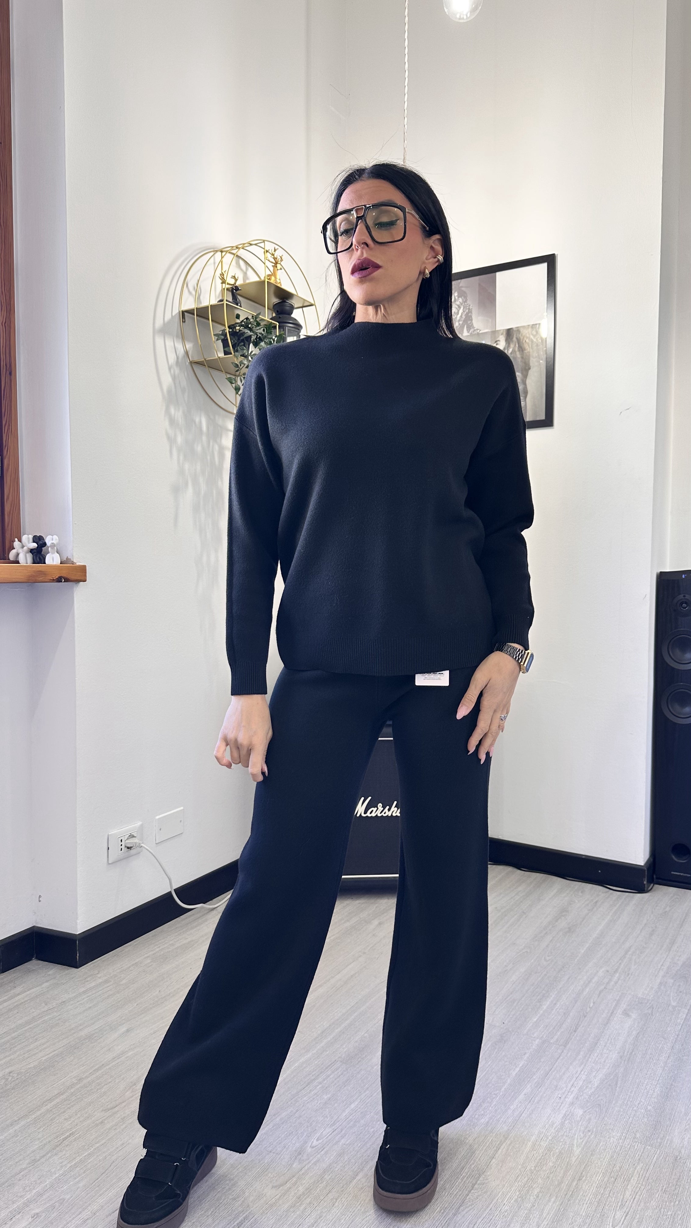 TUTA IN MAGLINA NERA