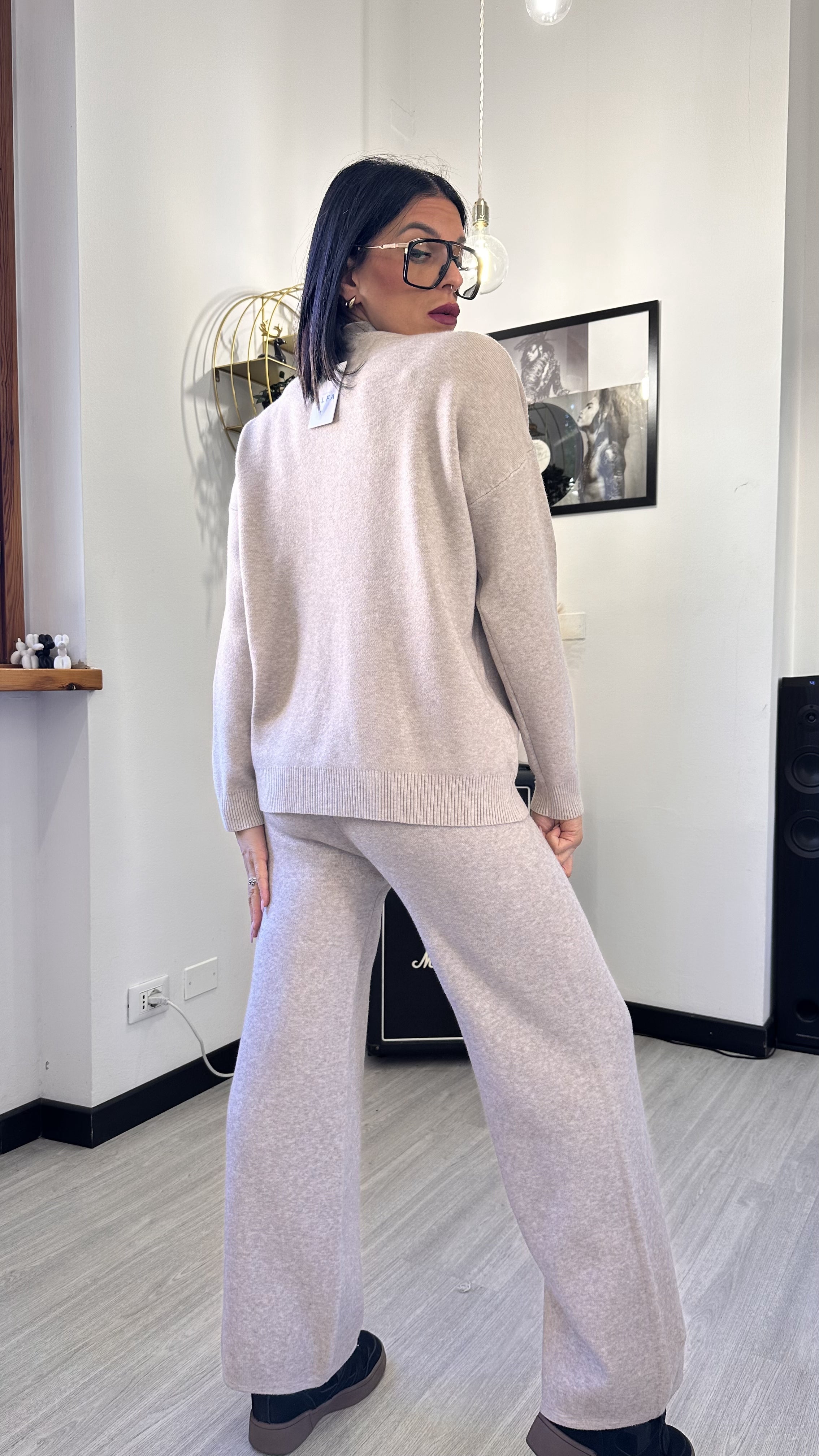 TUTA IN MAGLINA BEIGE