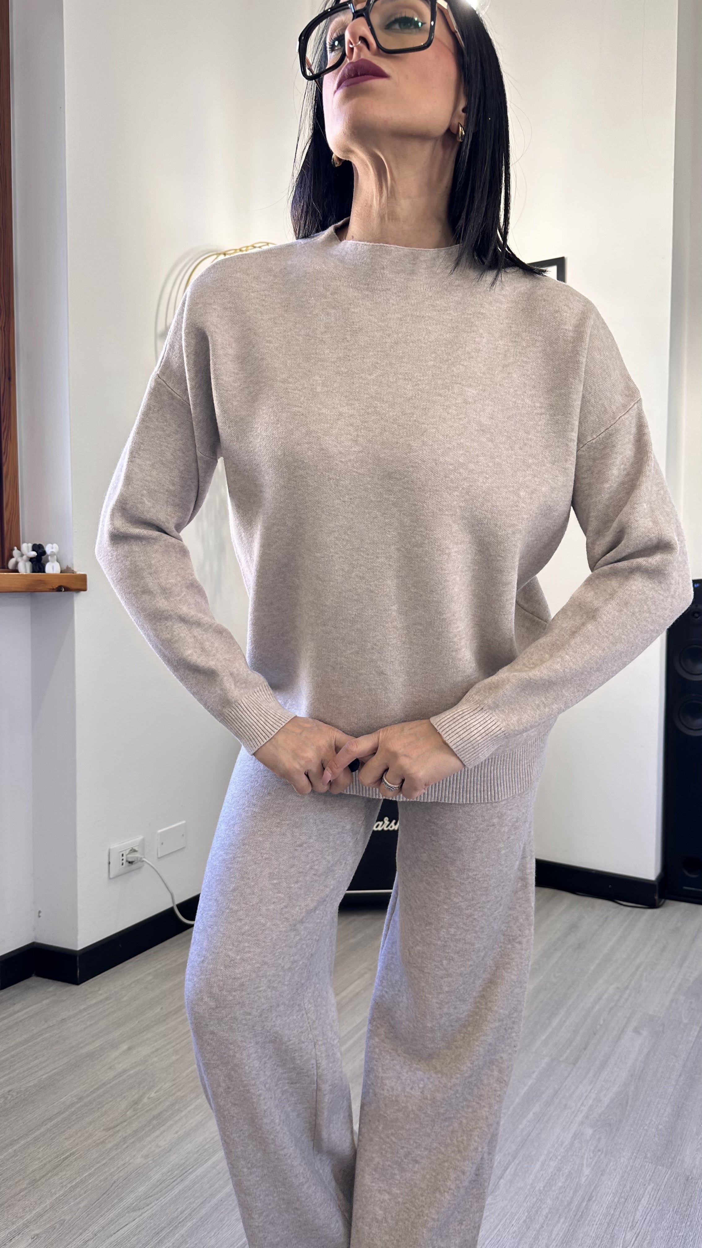TUTA IN MAGLINA BEIGE