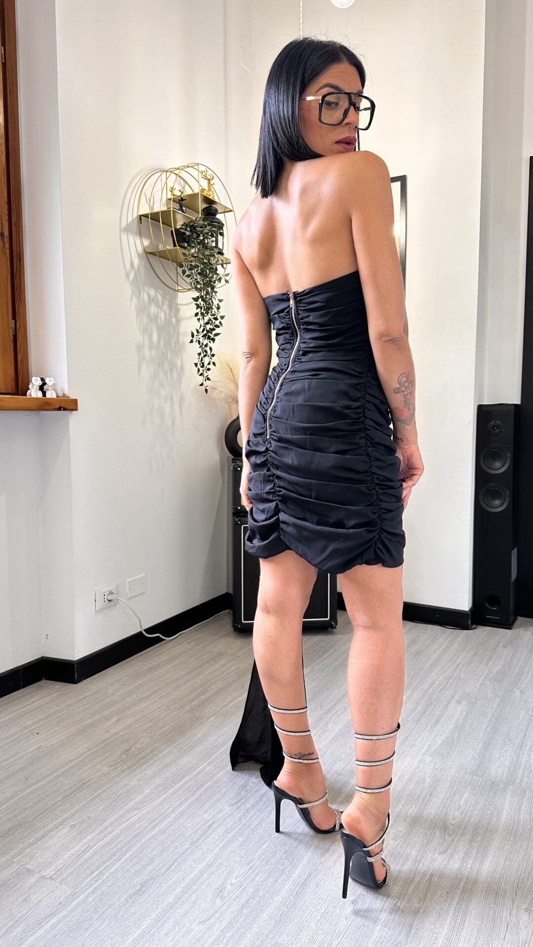 ABITO A FASCIA CON ARRICCIO