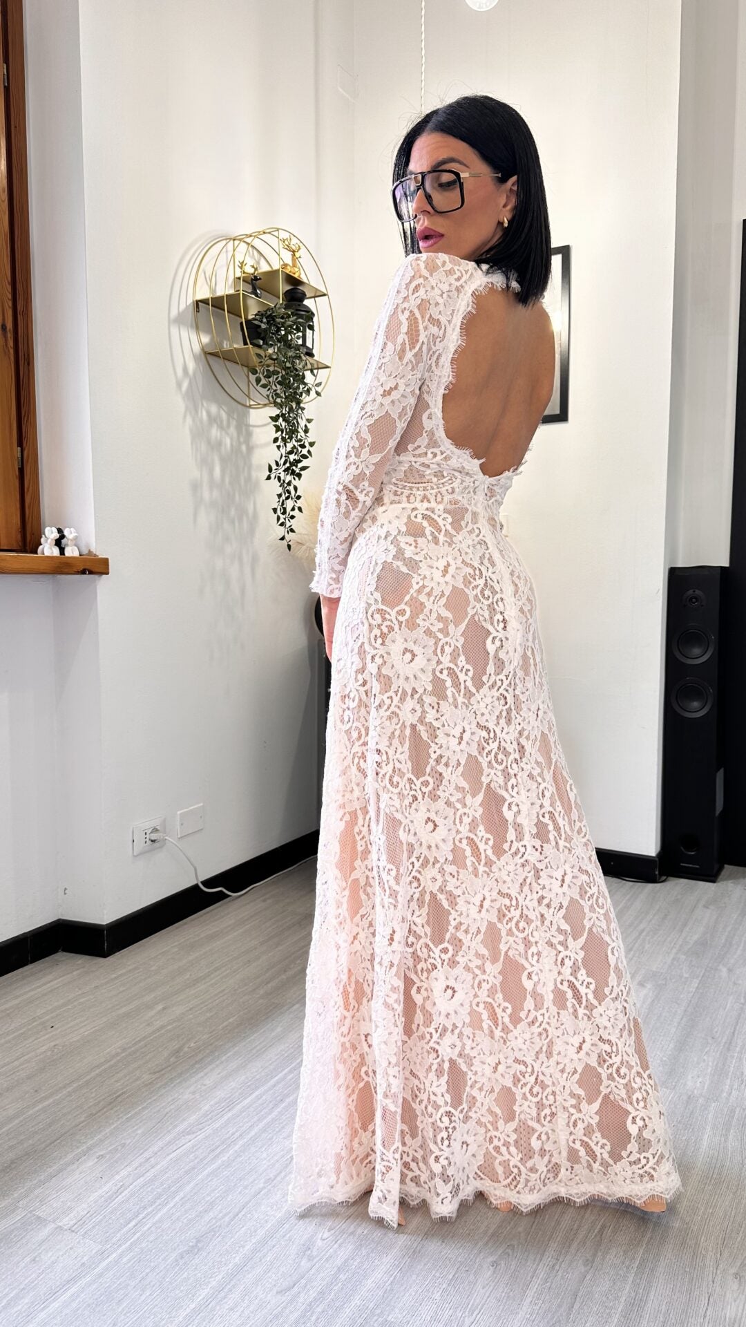 ABITO SILHOUETTE IN PIZZO BIANCO
