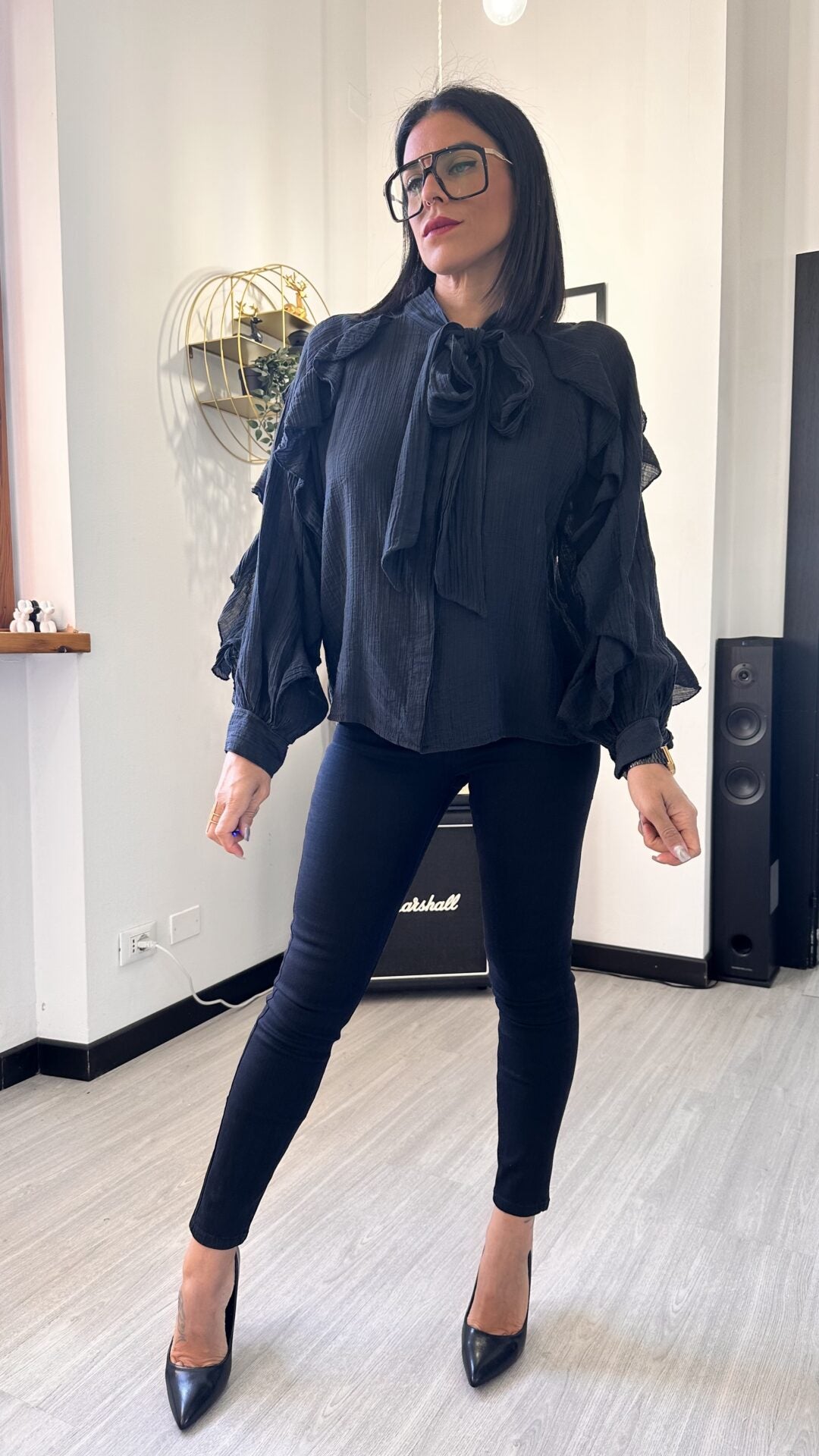 CAMICIA VOLANT E FIOCCO NERA